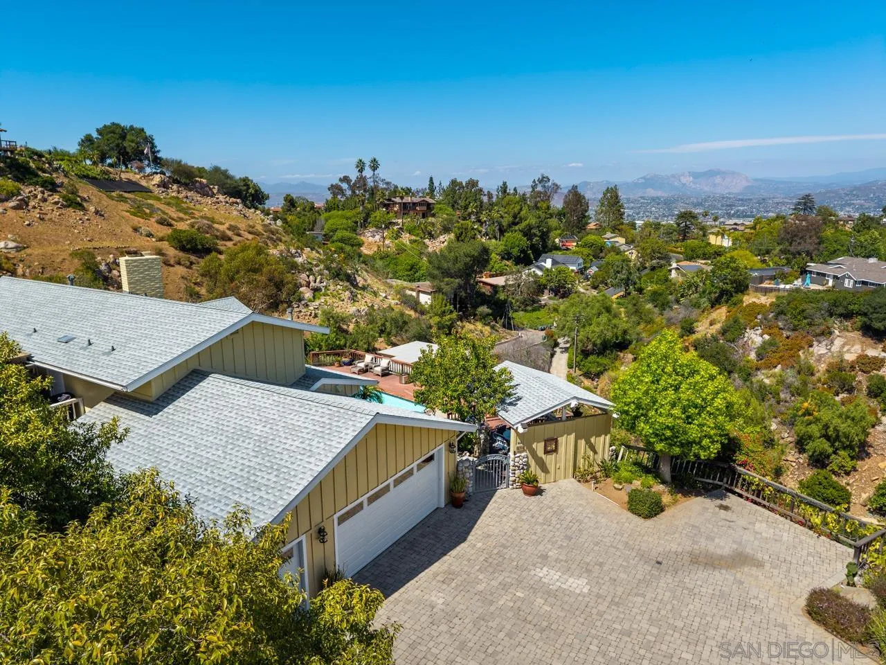 https://cdn.realtyfeed.com/cdn/127/260010361/cf4b9b965a9789217a8b881efc8fca97.webp
