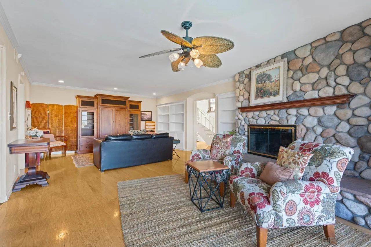 https://cdn.realtyfeed.com/cdn/127/260010361/e9accd0dd9b4798997dd5ed6ef872341.webp