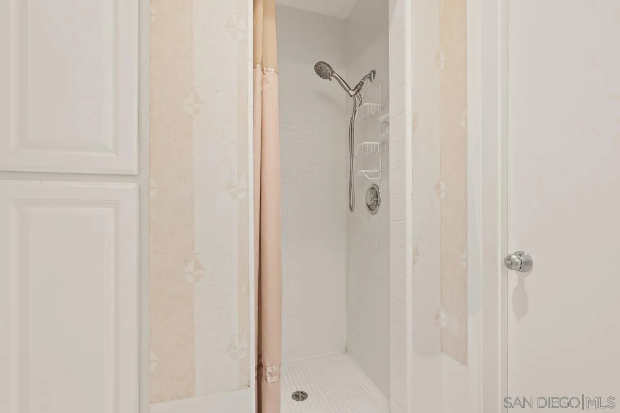 https://cdn.realtyfeed.com/cdn/127/260010361/f555f365ba27da6e4e8a99682de61de1.webp