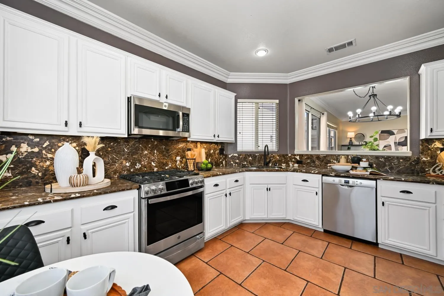 https://cdn.realtyfeed.com/cdn/127/260010362/c1903d3a78152933212118909a194fe8.webp