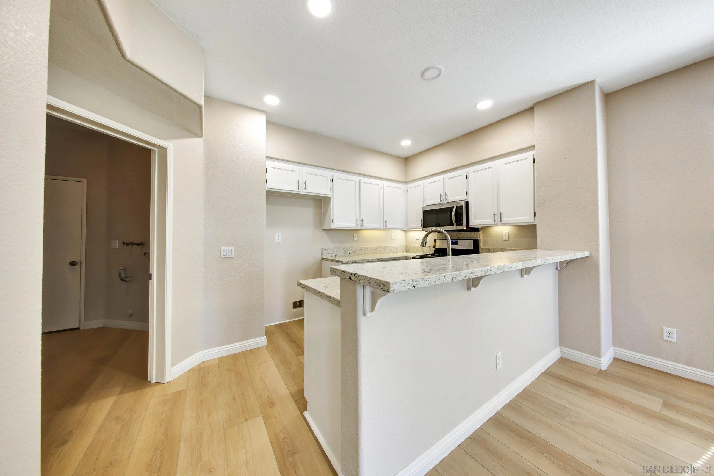 https://cdn.realtyfeed.com/cdn/127/260010364/6dc5846841bfdc7d9c9131ed98a0b46b.webp