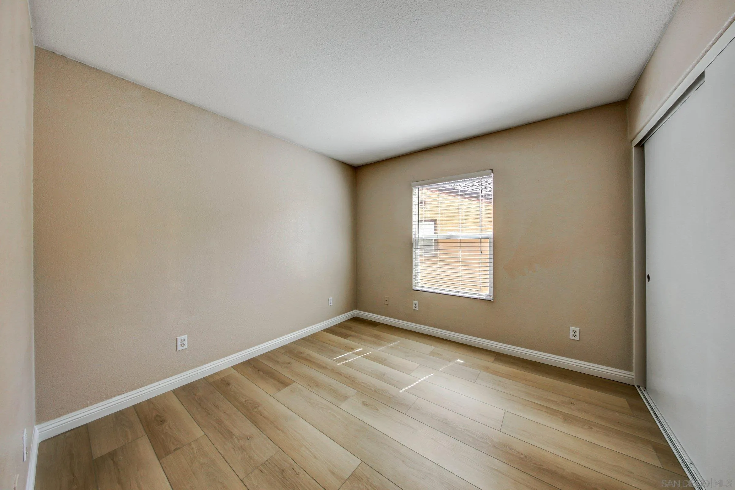 https://cdn.realtyfeed.com/cdn/127/260010364/967f50c665d53324c67dfd35585ff86b.webp