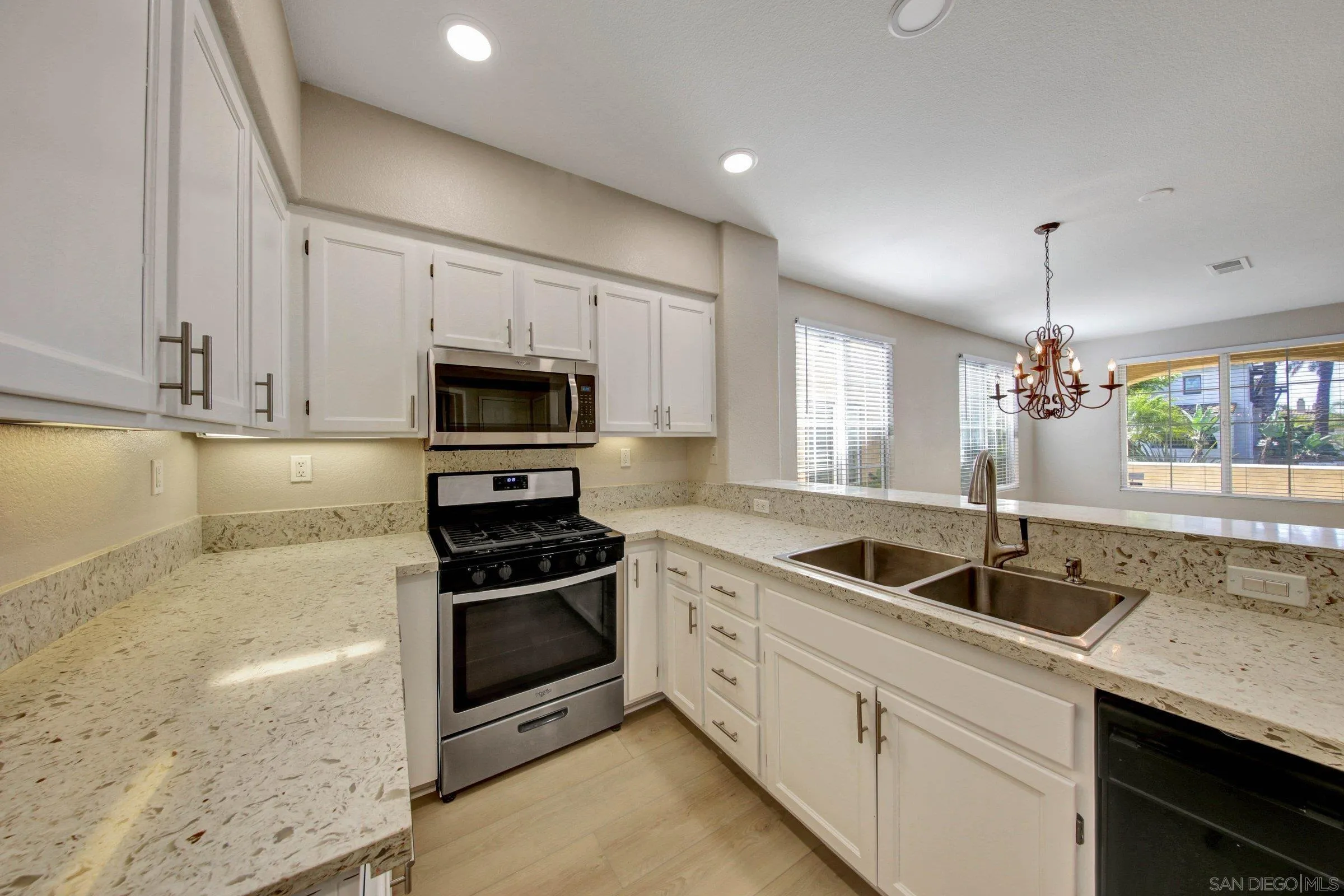 https://cdn.realtyfeed.com/cdn/127/260010364/b4bc0b7cd1f609c26270863d955943d7.webp