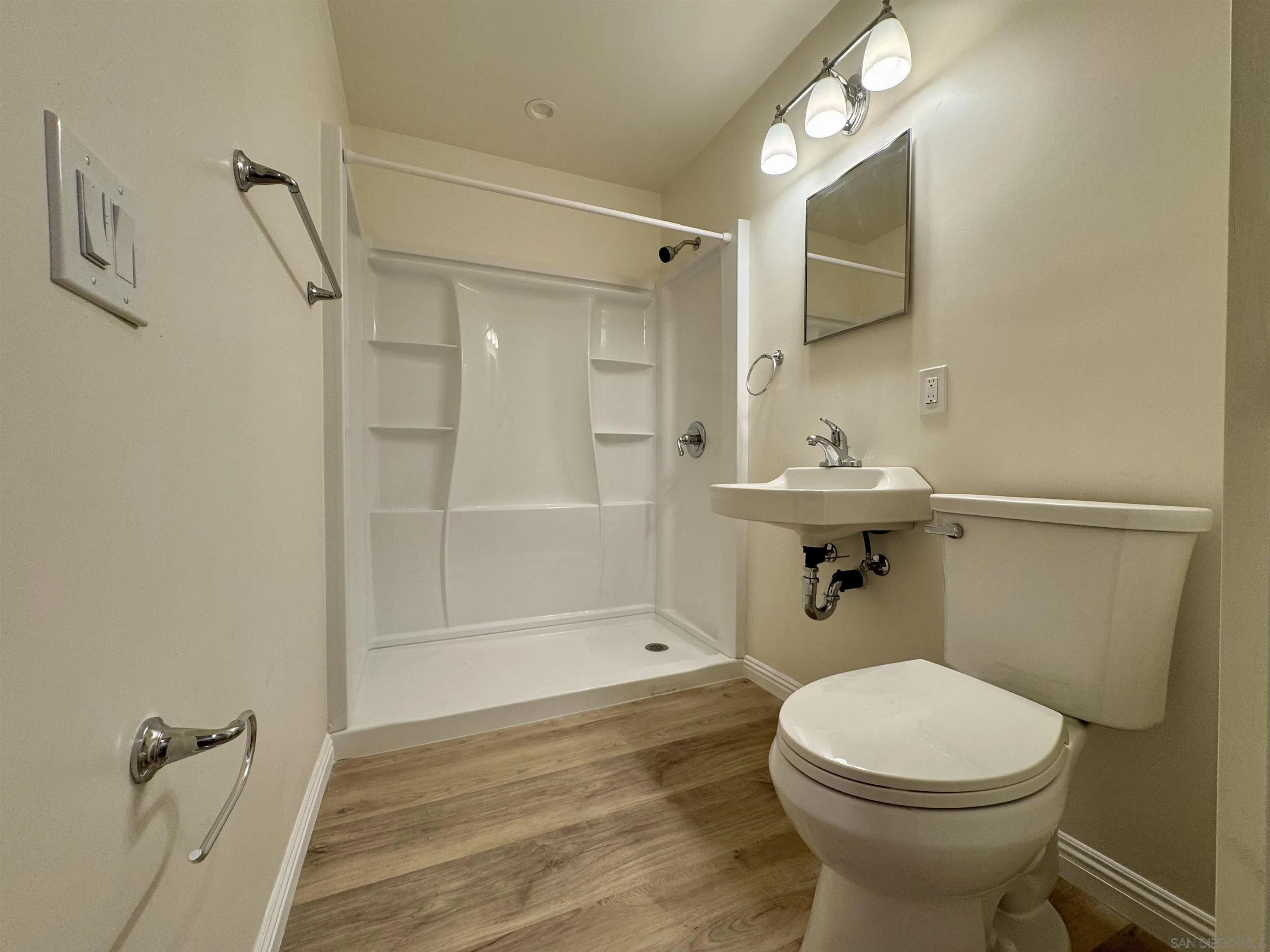https://cdn.realtyfeed.com/cdn/127/260010367/4c37eadea32820cd21ce9815f831d652.webp