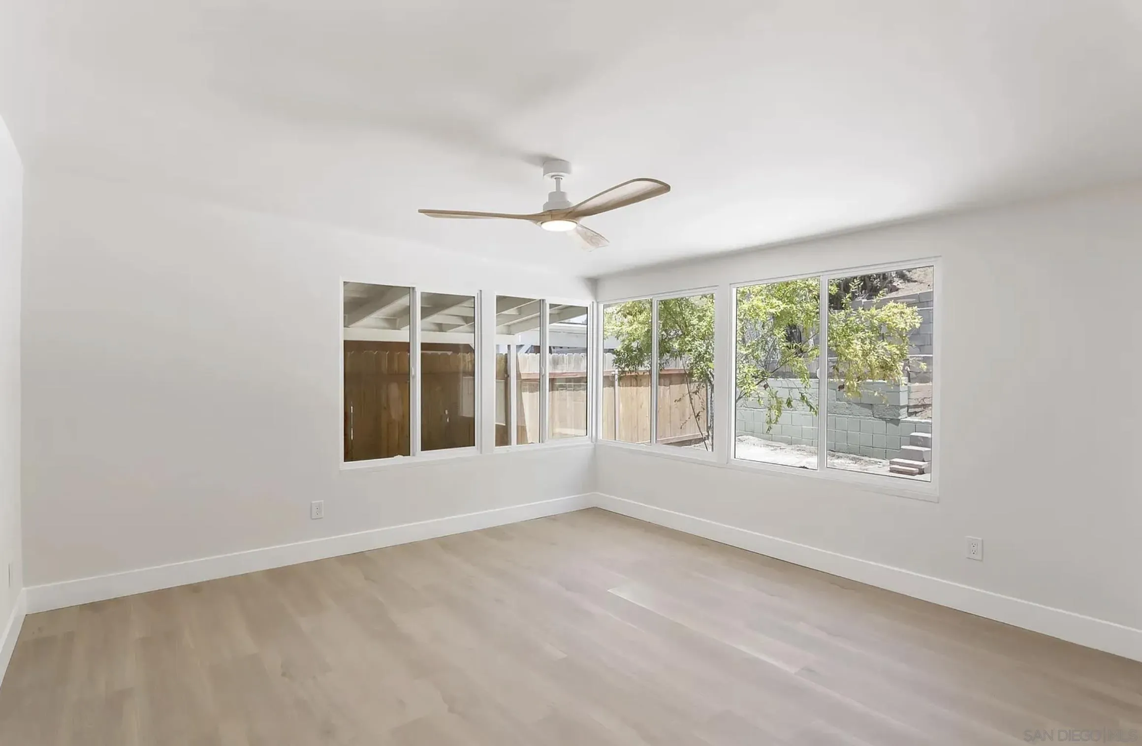 https://cdn.realtyfeed.com/cdn/127/260010367/a0f81c760cc1d3643a693ba7ce638cf2.webp