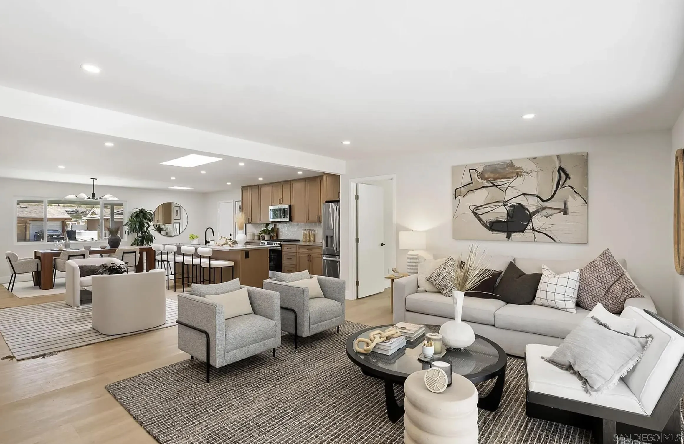 https://cdn.realtyfeed.com/cdn/127/260010367/e516f6eb79b0a835328579d64d2cc0fd.webp