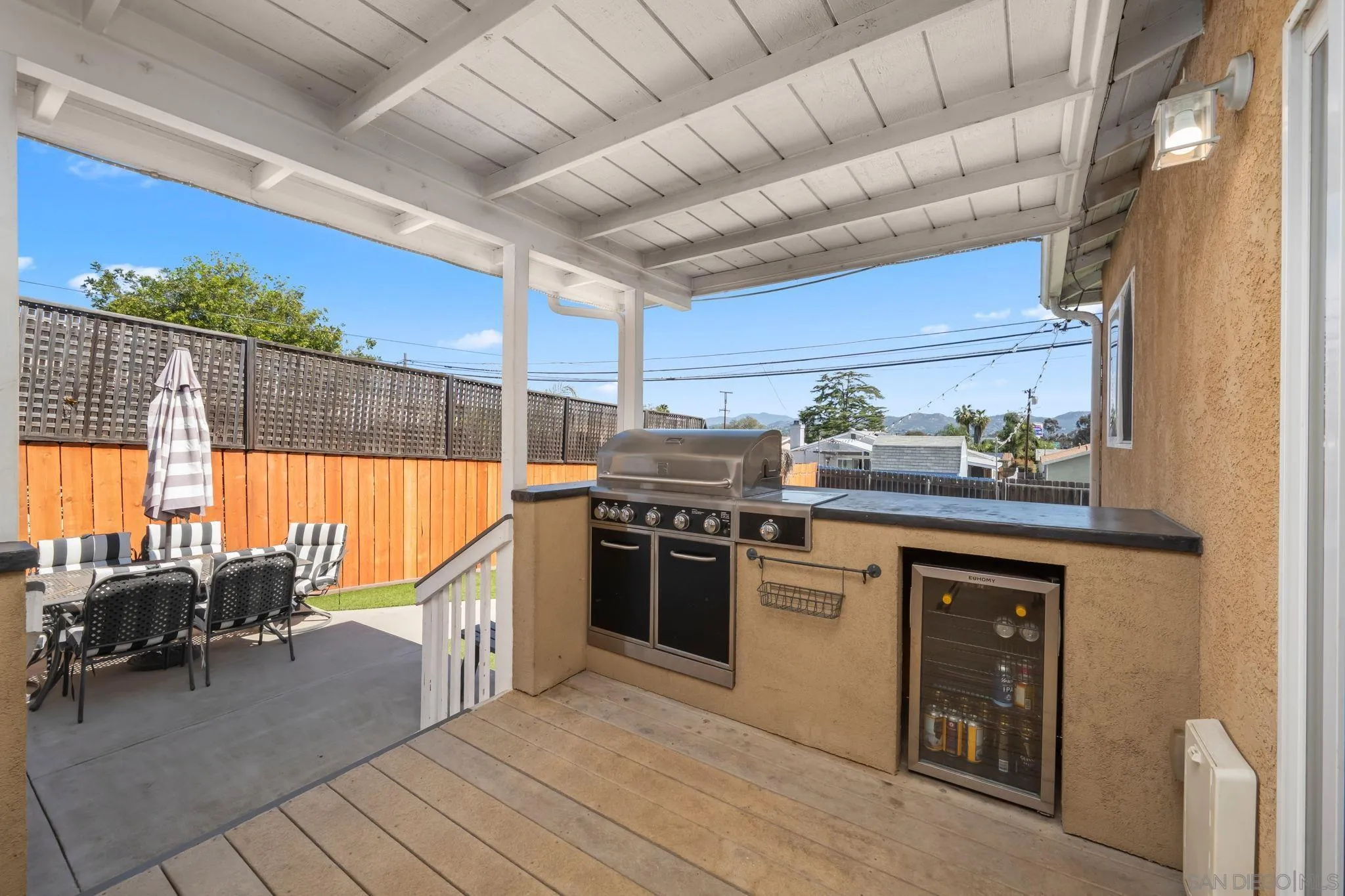 https://cdn.realtyfeed.com/cdn/127/260010369/01becbfa229a4db9bfdde32b8d88e9ae.webp