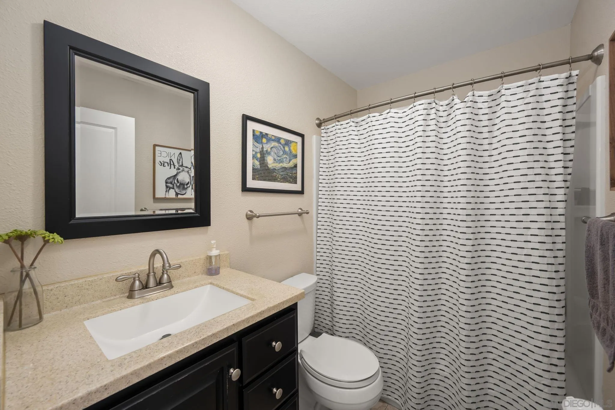https://cdn.realtyfeed.com/cdn/127/260010369/8e3117cee41beec10758d4acb735a661.webp