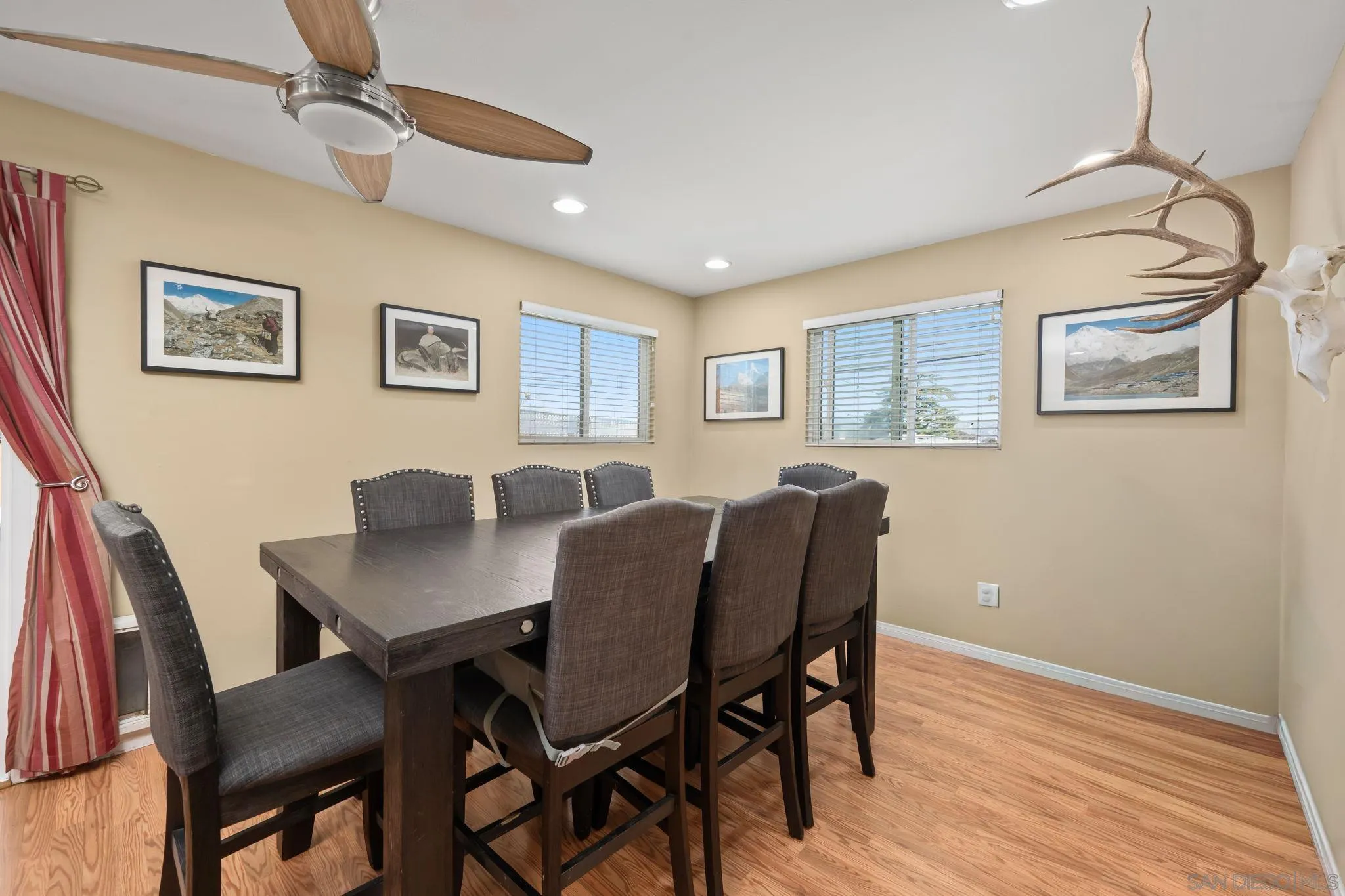 https://cdn.realtyfeed.com/cdn/127/260010369/b6feffbb4451d3687ec152162053ed93.webp