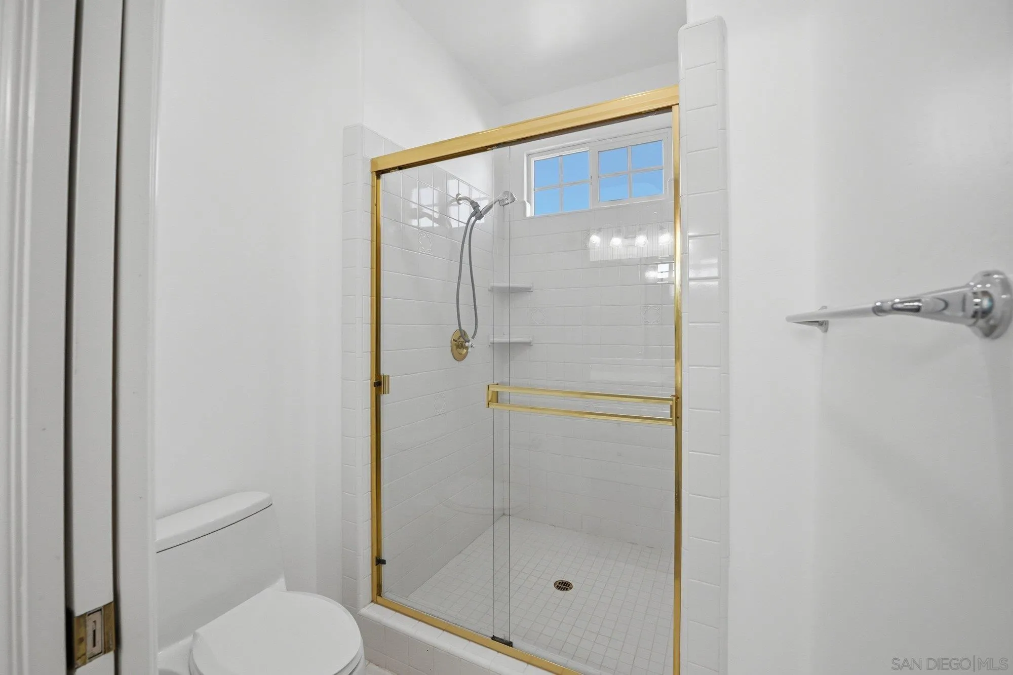 https://cdn.realtyfeed.com/cdn/127/260010372/2b4ef9eac90f1943cb852066df9f94ba.webp