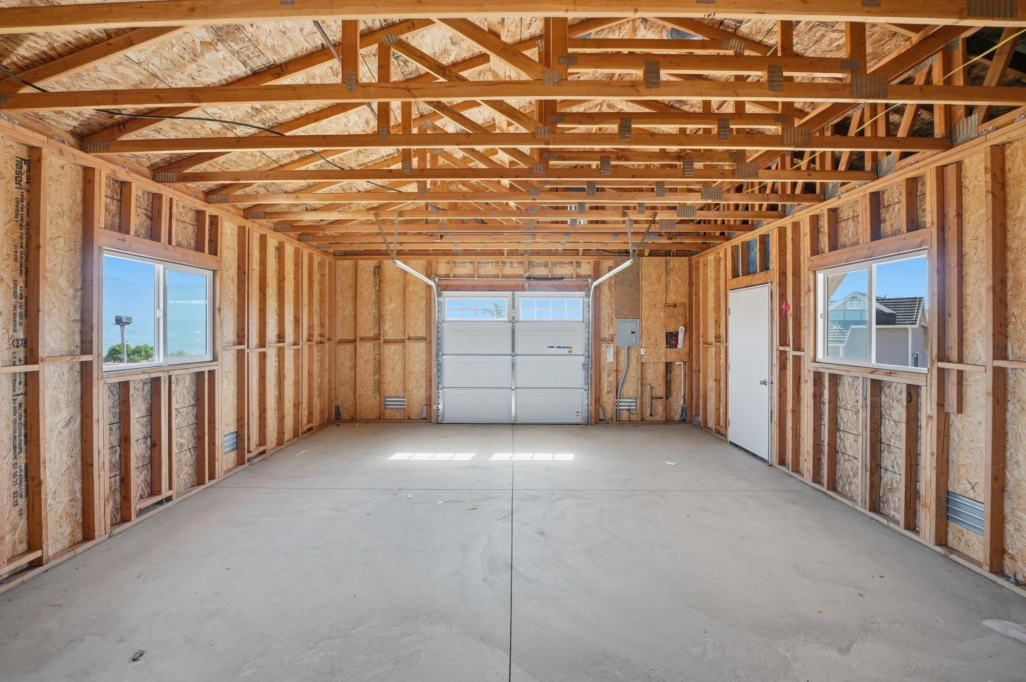 https://cdn.realtyfeed.com/cdn/127/260010372/39babf6e5b45edfdeb77698e50aa77dc.webp