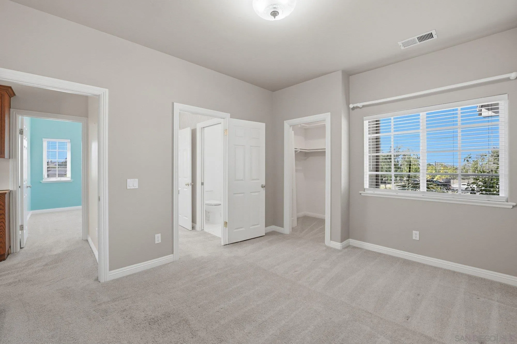 https://cdn.realtyfeed.com/cdn/127/260010372/59873c8c700611d4974d9646e10ac827.webp