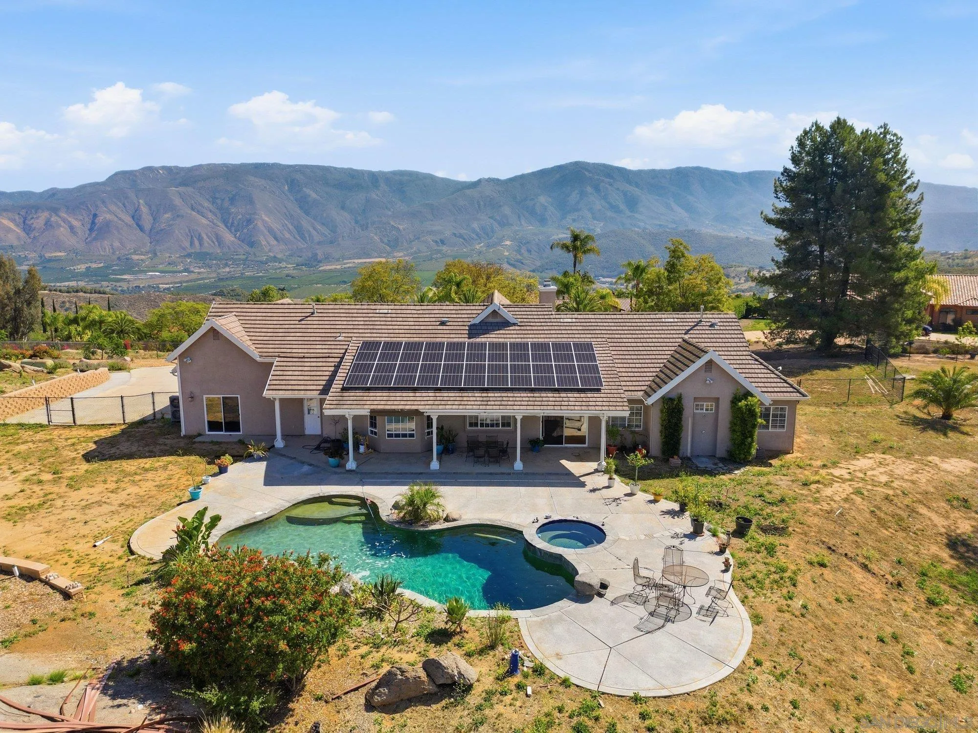 https://cdn.realtyfeed.com/cdn/127/260010372/6b505eb4d61b1f68ae92e2efa6d47fea.webp
