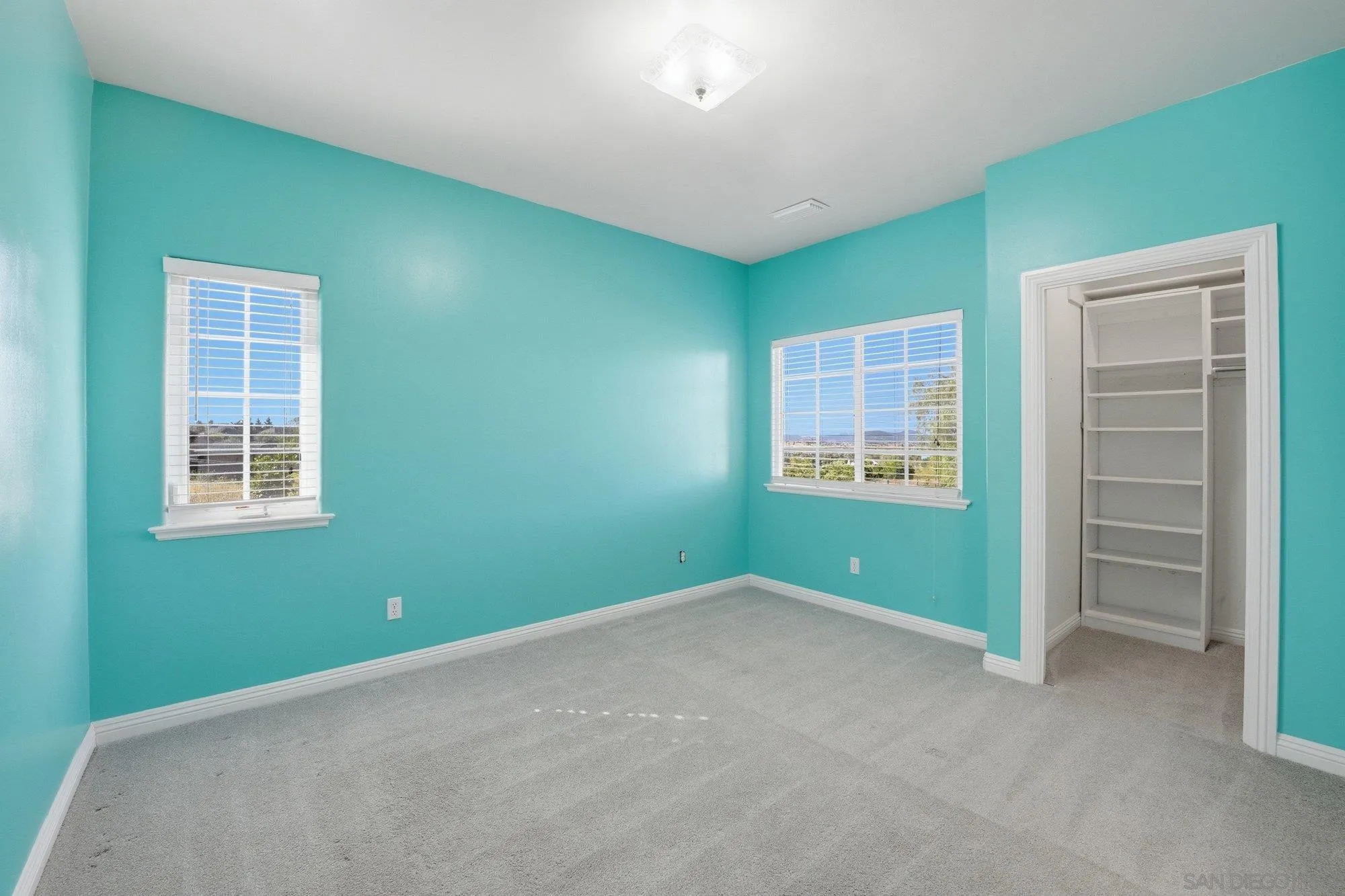 https://cdn.realtyfeed.com/cdn/127/260010372/a4455501b1dafc46da65c840c8353244.webp