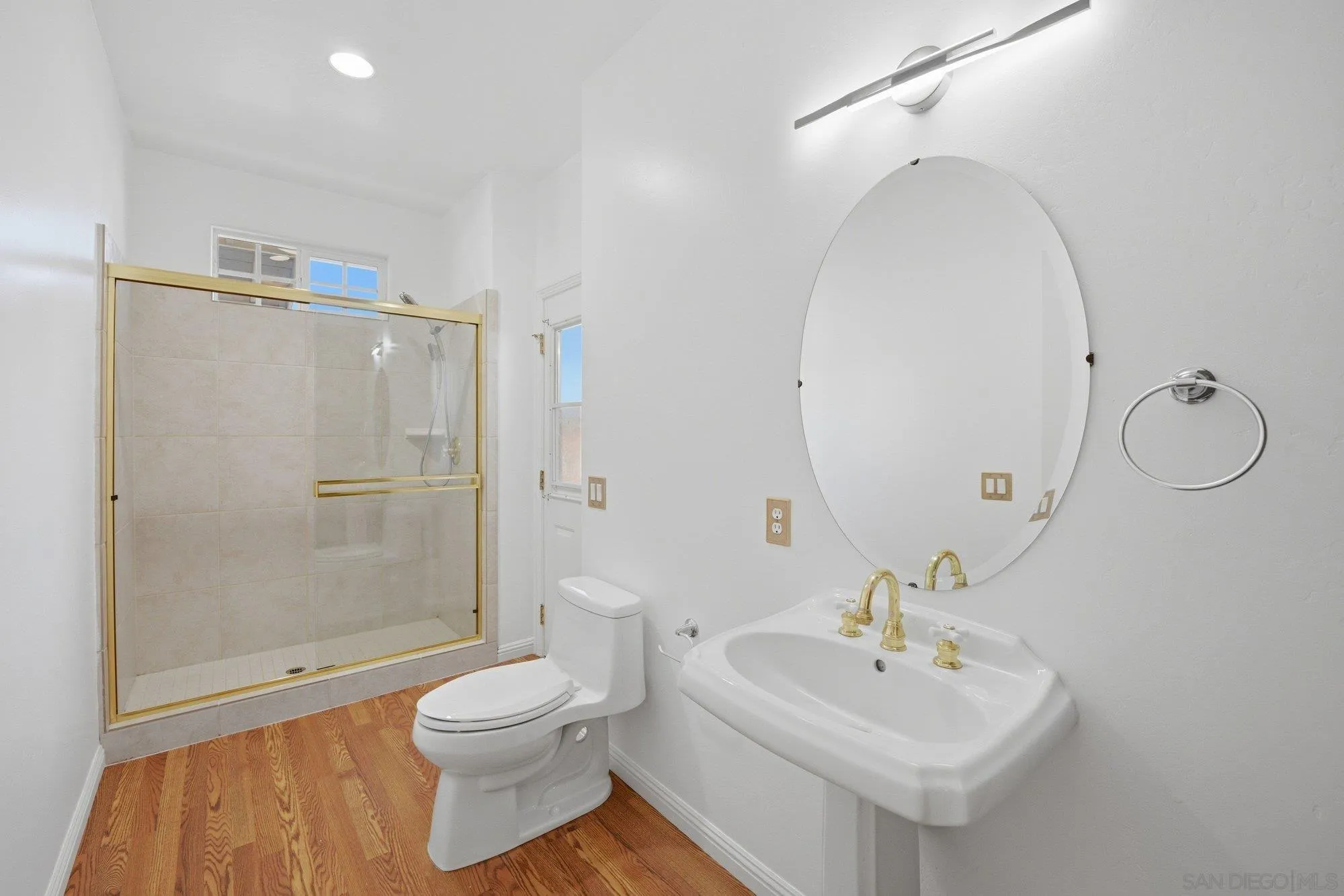 https://cdn.realtyfeed.com/cdn/127/260010372/afe88024ec9ca3bef014c6d8cda656ad.webp