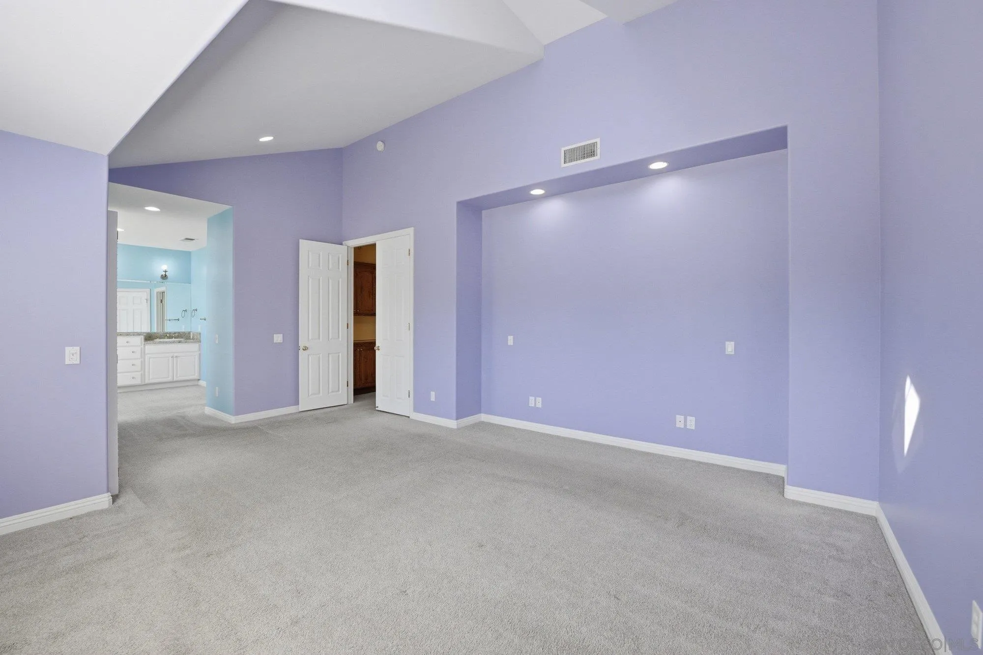 https://cdn.realtyfeed.com/cdn/127/260010372/d06758d88dfcc4564da493b5121ac190.webp