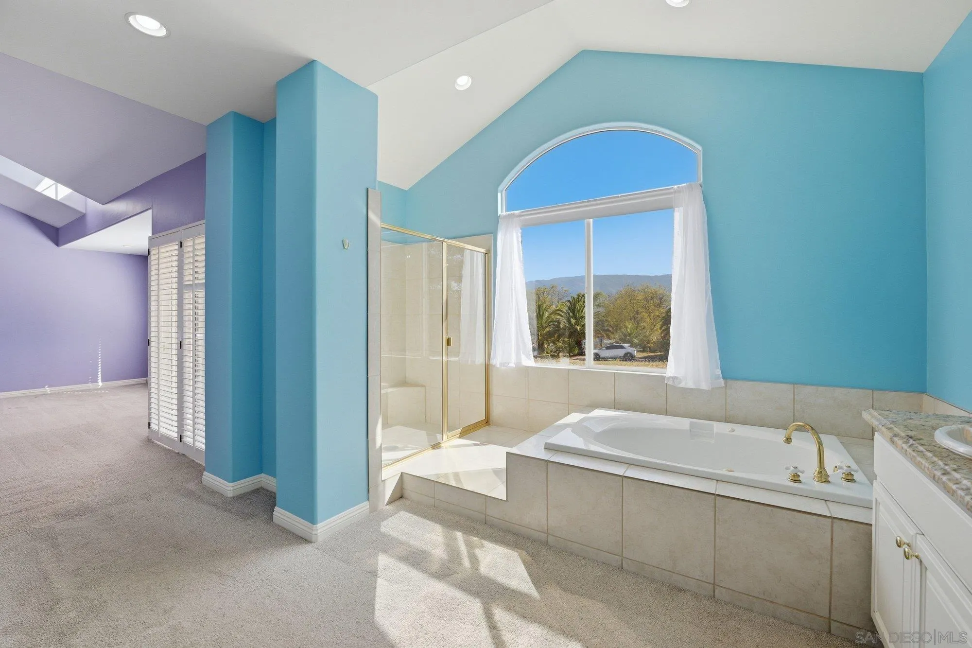 https://cdn.realtyfeed.com/cdn/127/260010372/d6acb1faef85333a7ad0ae46b93dcd6f.webp