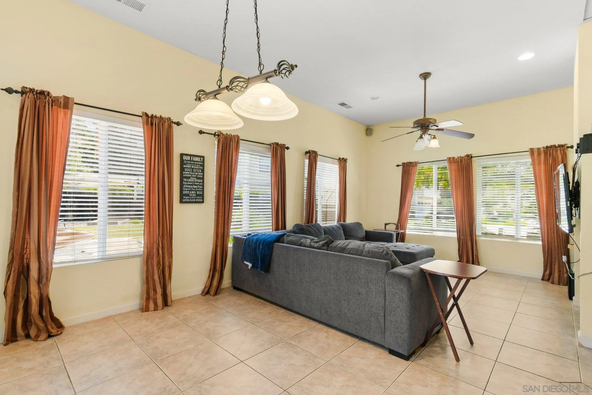 https://cdn.realtyfeed.com/cdn/127/260010373/164f5caa8089595b221b04b13686d8fc.webp