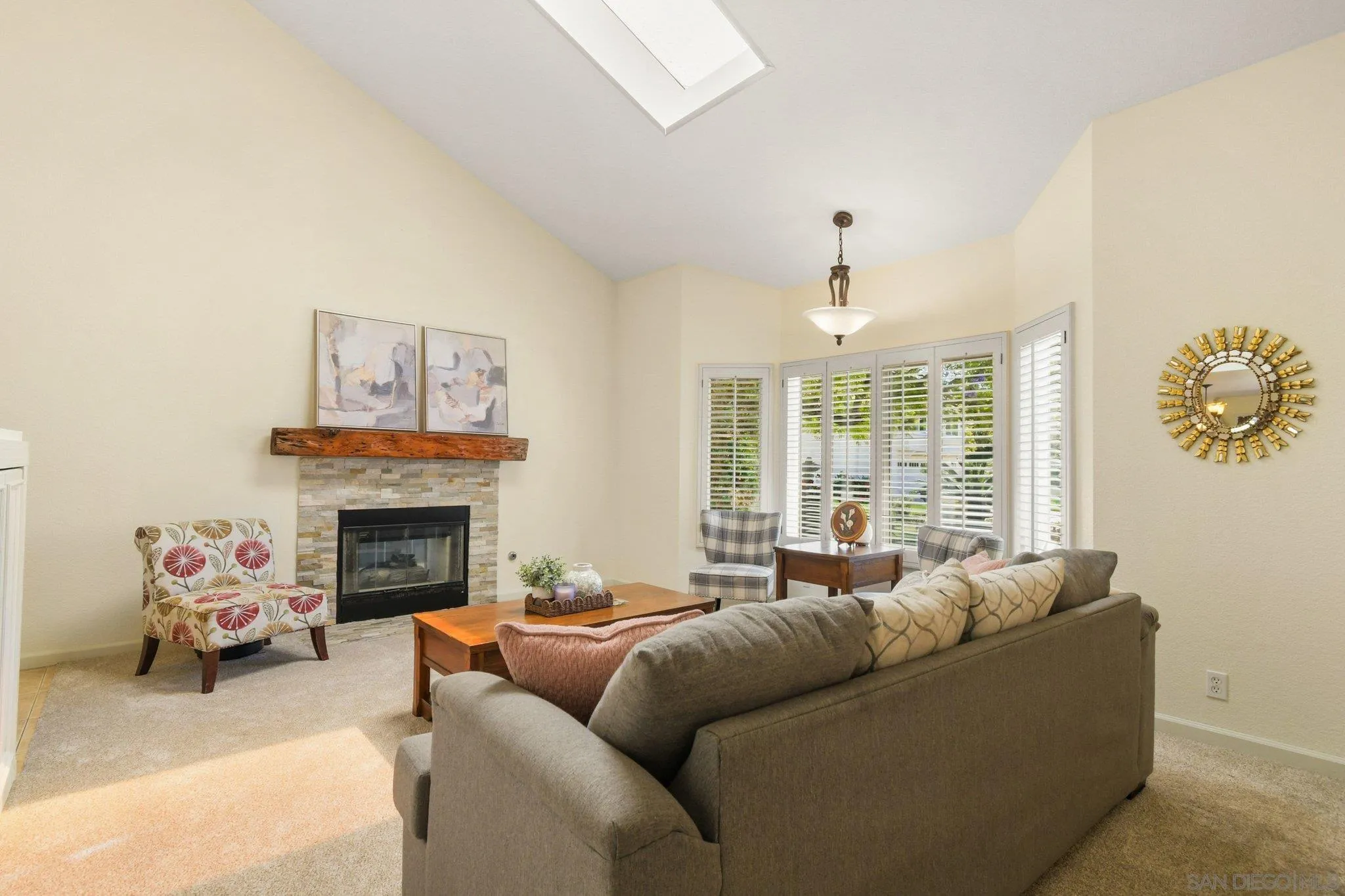 https://cdn.realtyfeed.com/cdn/127/260010373/5fb02a277c3d9fc564c030d916504f2e.webp