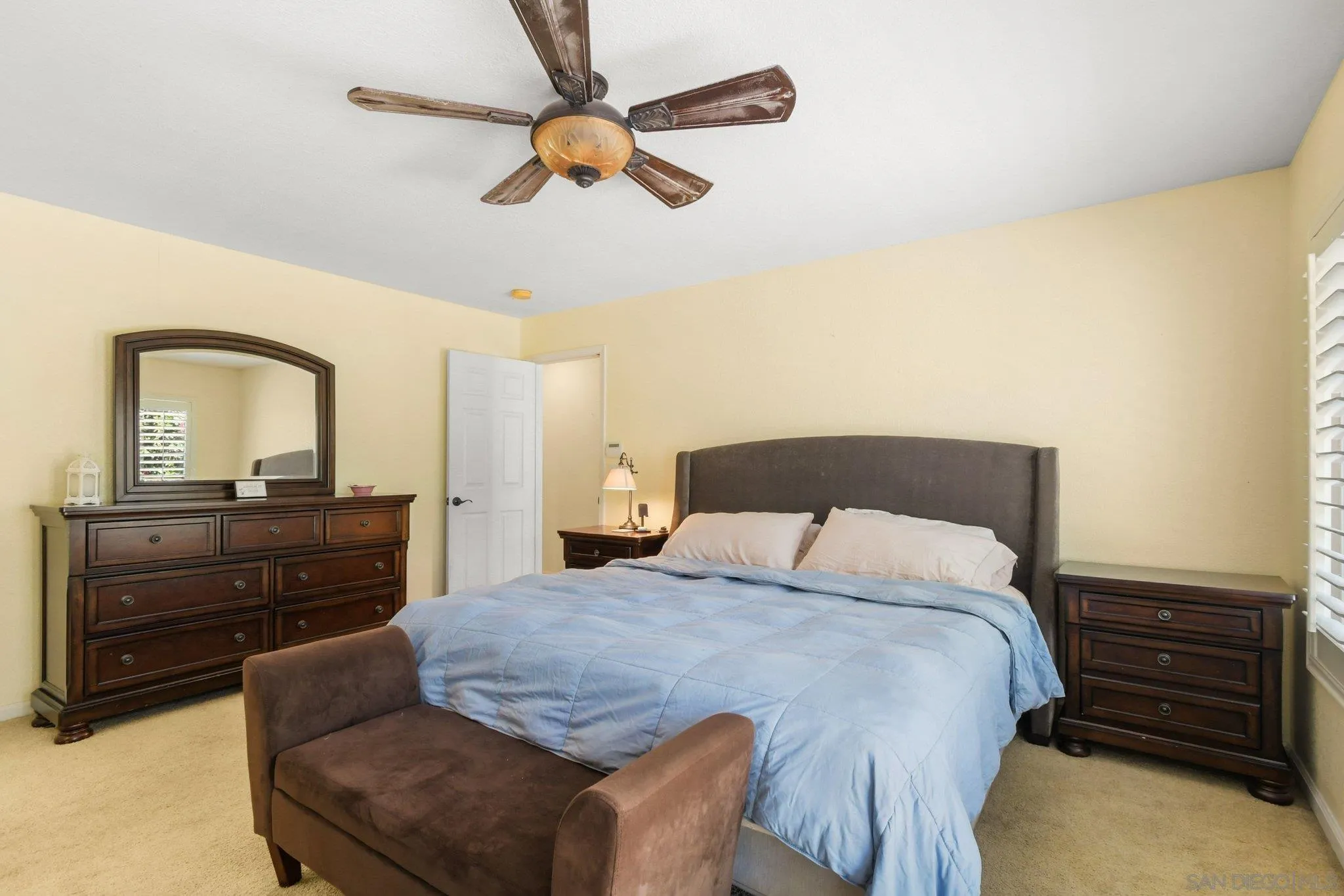 https://cdn.realtyfeed.com/cdn/127/260010373/7671fd922301bc99f8b148d613a1dbf6.webp