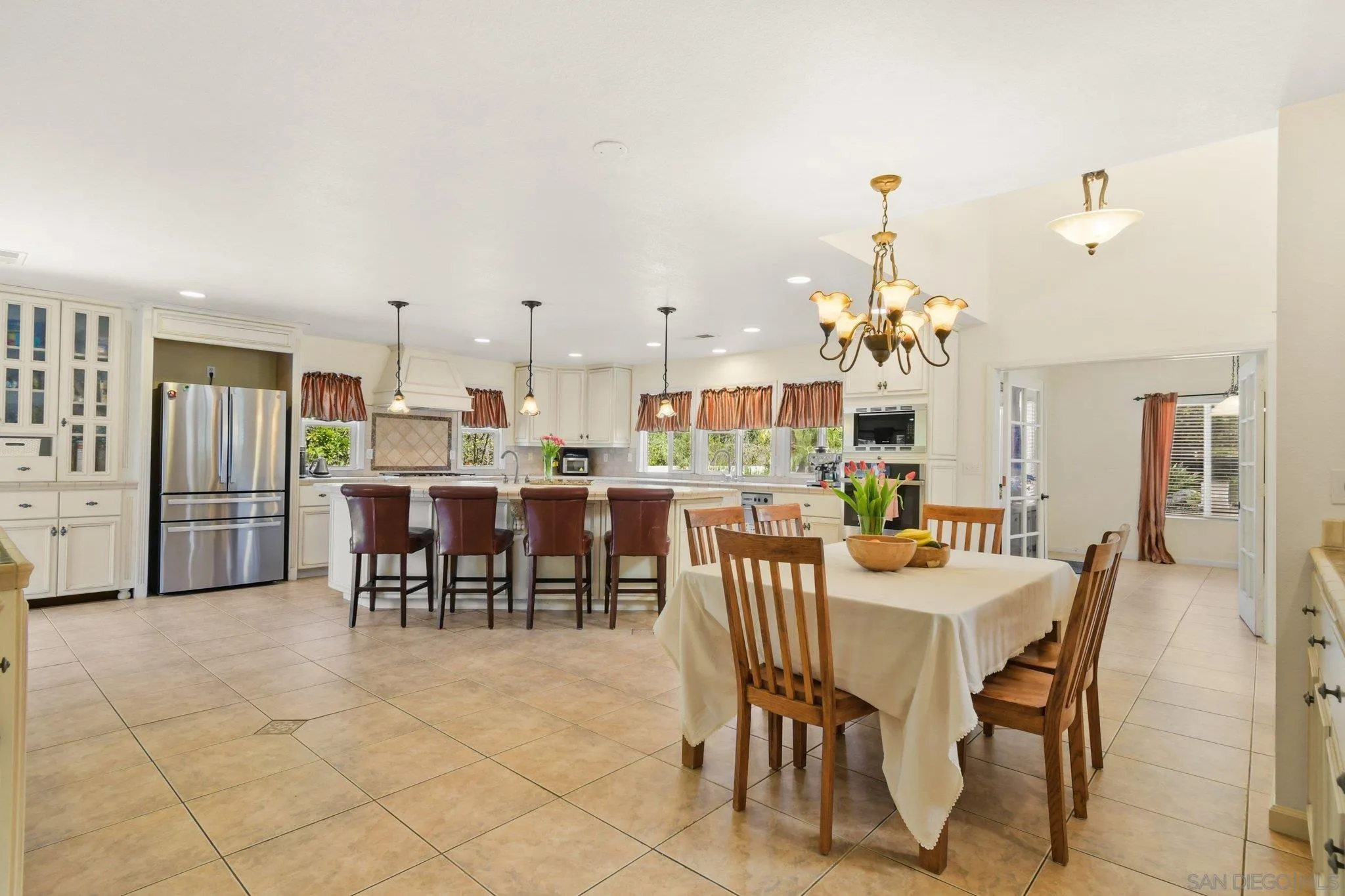 https://cdn.realtyfeed.com/cdn/127/260010373/bcd4f72b100cd8297543055b3af351de.webp
