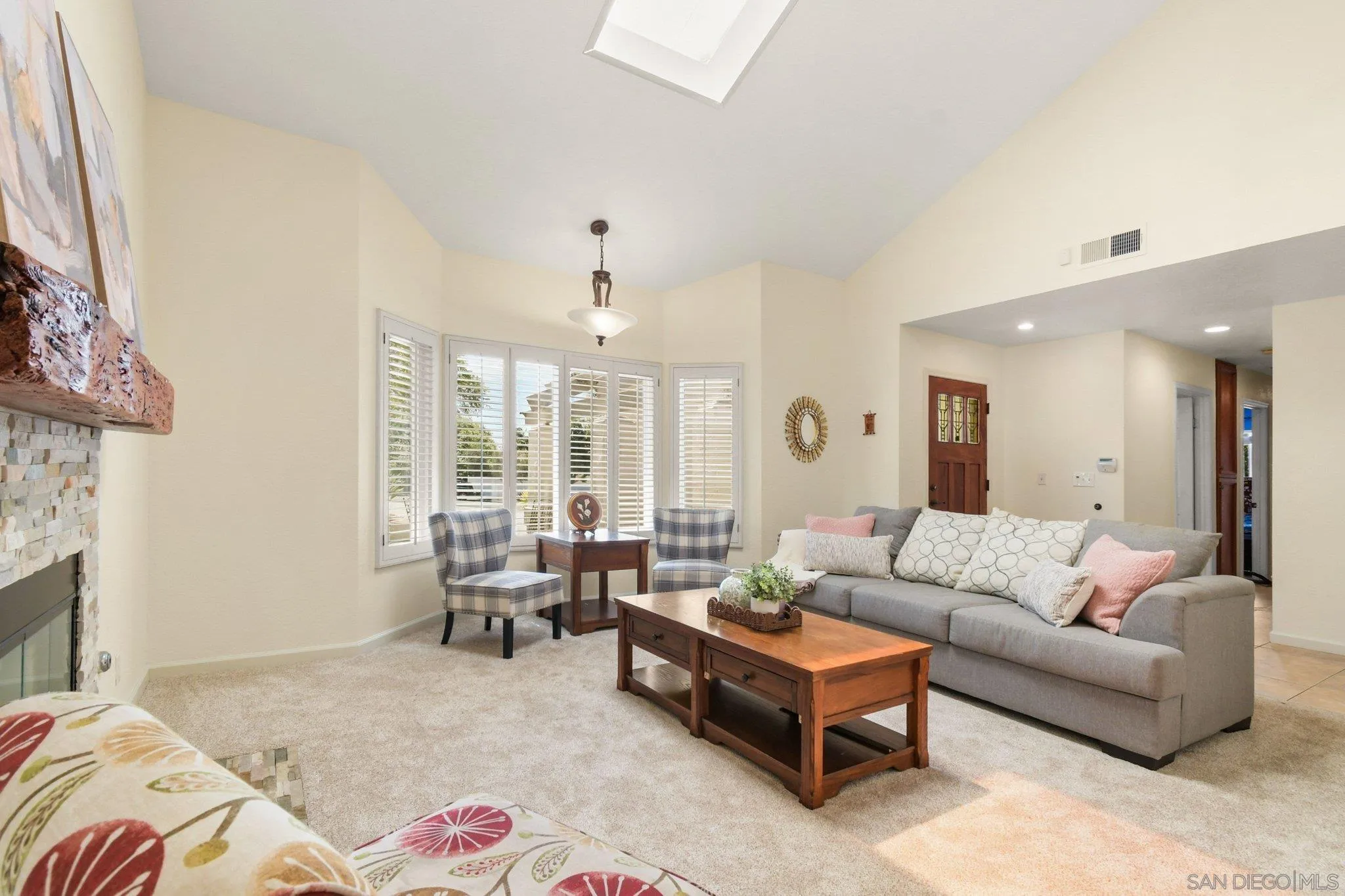 https://cdn.realtyfeed.com/cdn/127/260010373/bd73e2839a7bc2df1635a05a7f2e83c4.webp