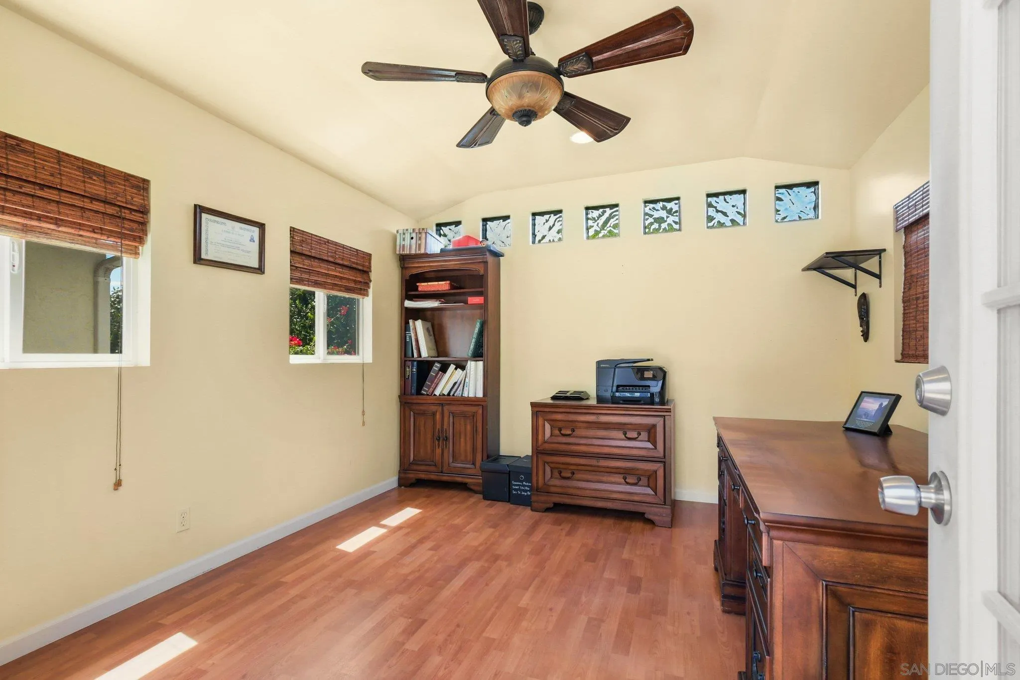 https://cdn.realtyfeed.com/cdn/127/260010373/f34ebb3e53675bae6d756d84f47e84a3.webp