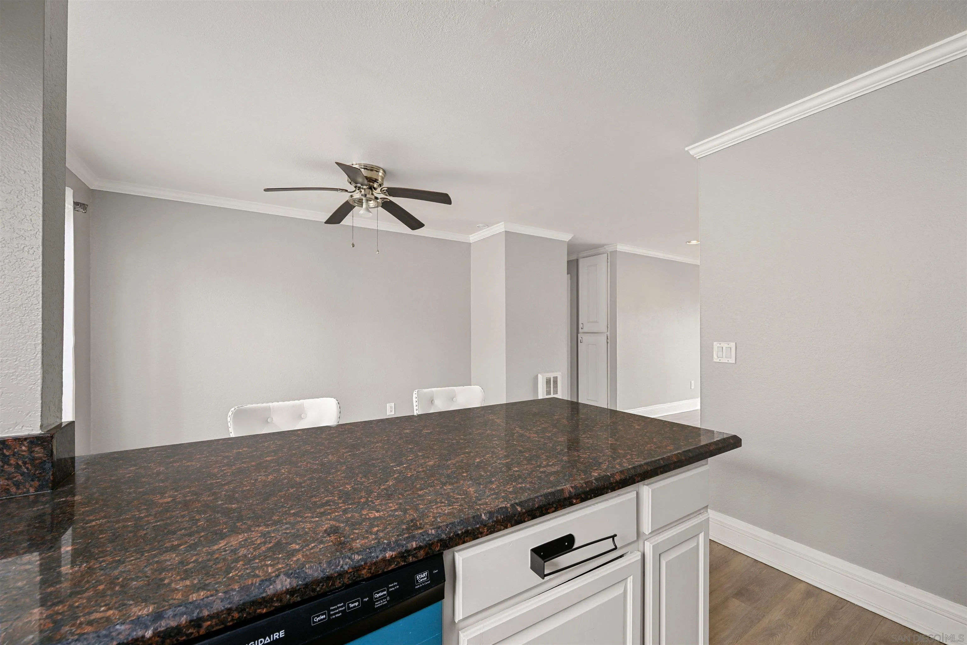 Photo #11: 260010374 Listing: Photo #11