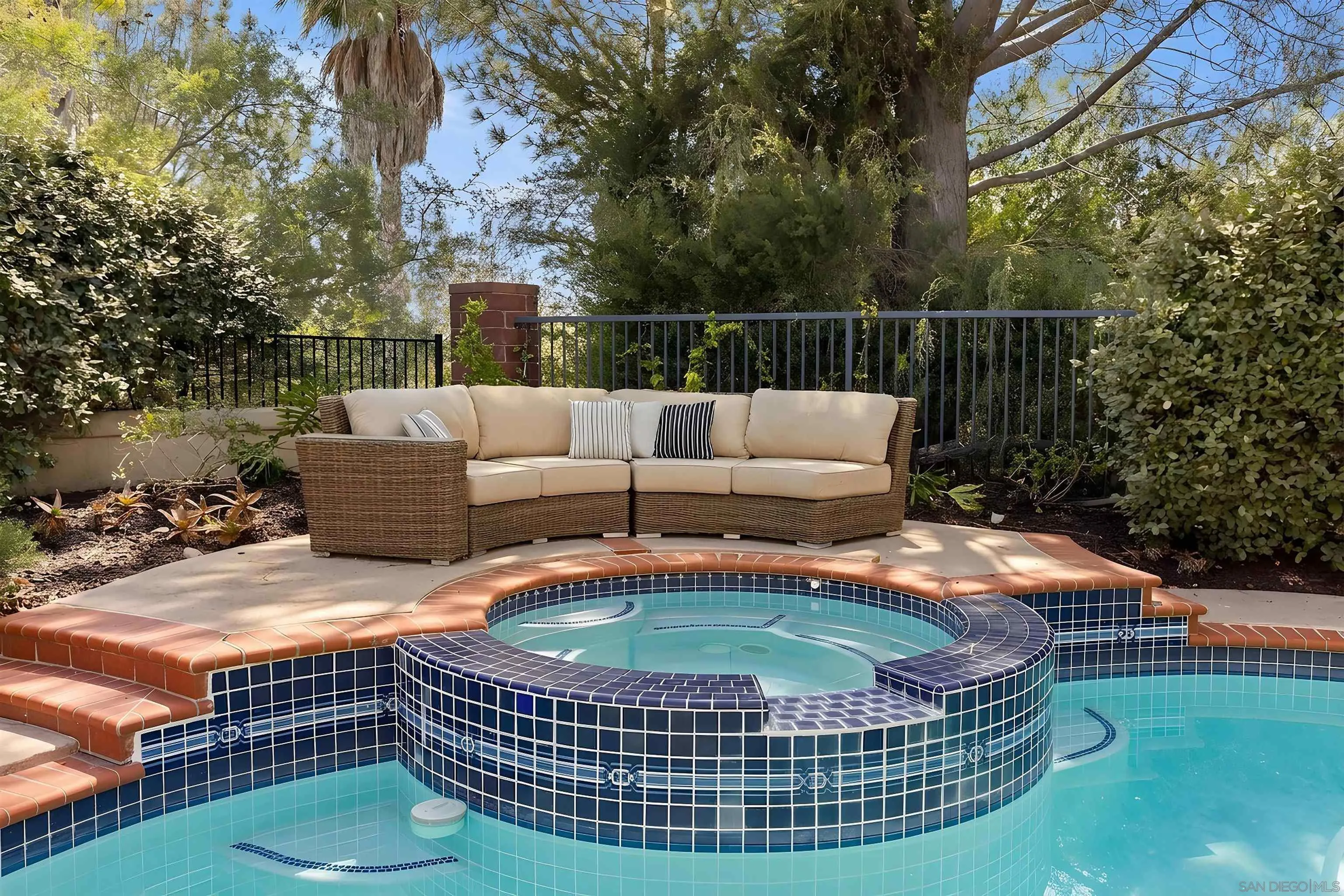 https://cdn.realtyfeed.com/cdn/127/260010375/56824321a75f9975ce662531d9563f17.webp