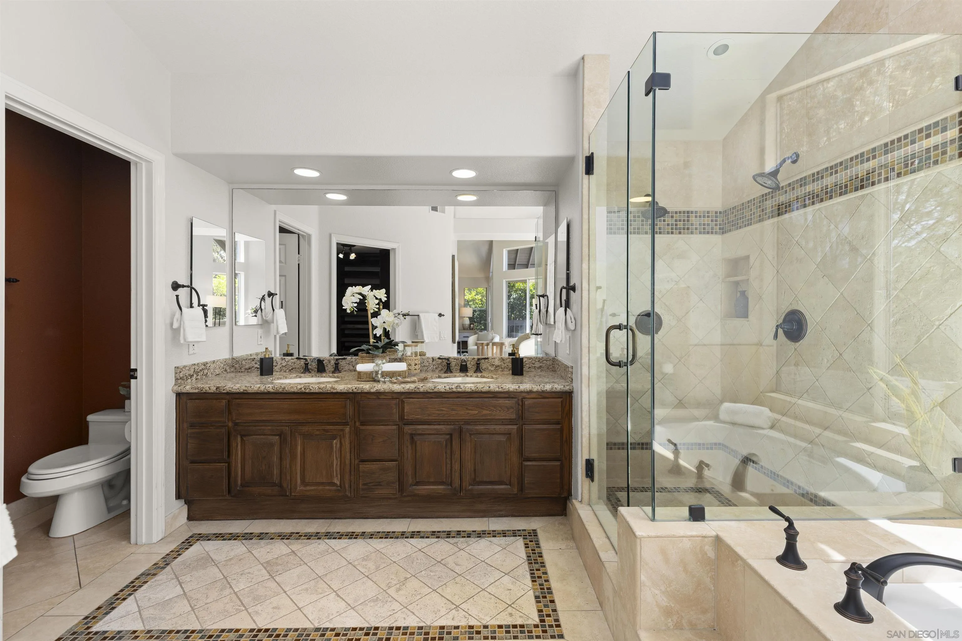 https://cdn.realtyfeed.com/cdn/127/260010375/8ad74bc3c2d30242886366afbcf7a06d.webp