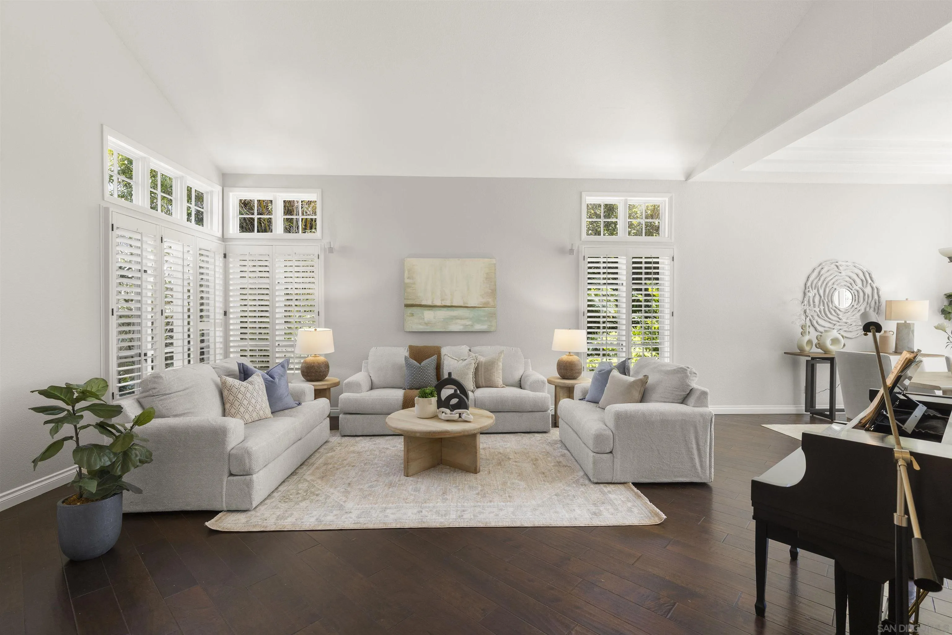 https://cdn.realtyfeed.com/cdn/127/260010375/a4936c5404110d6d2a5d3d4e79bebde5.webp