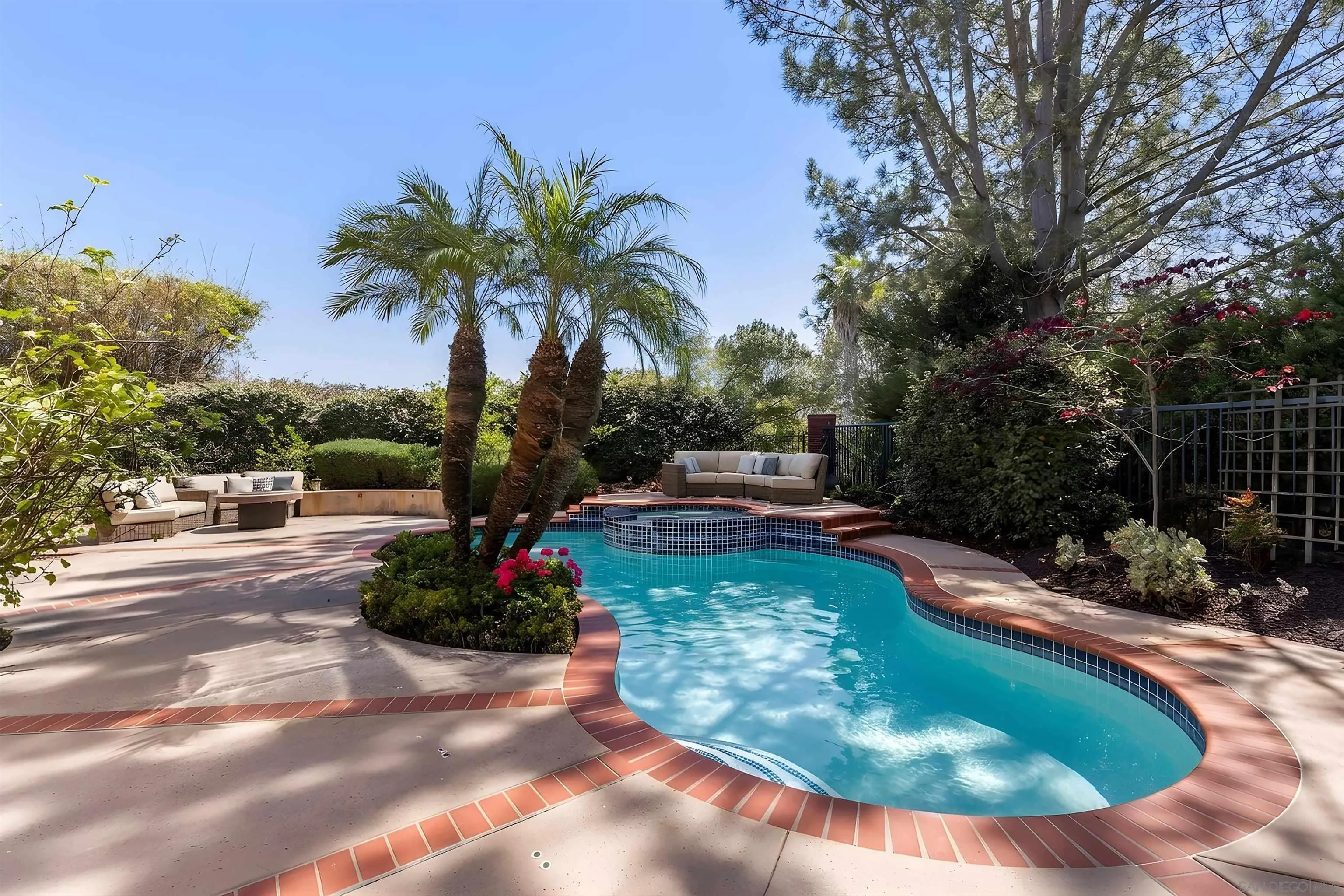 https://cdn.realtyfeed.com/cdn/127/260010375/b56a566379facfbe700d8b1c51bbfc85.webp