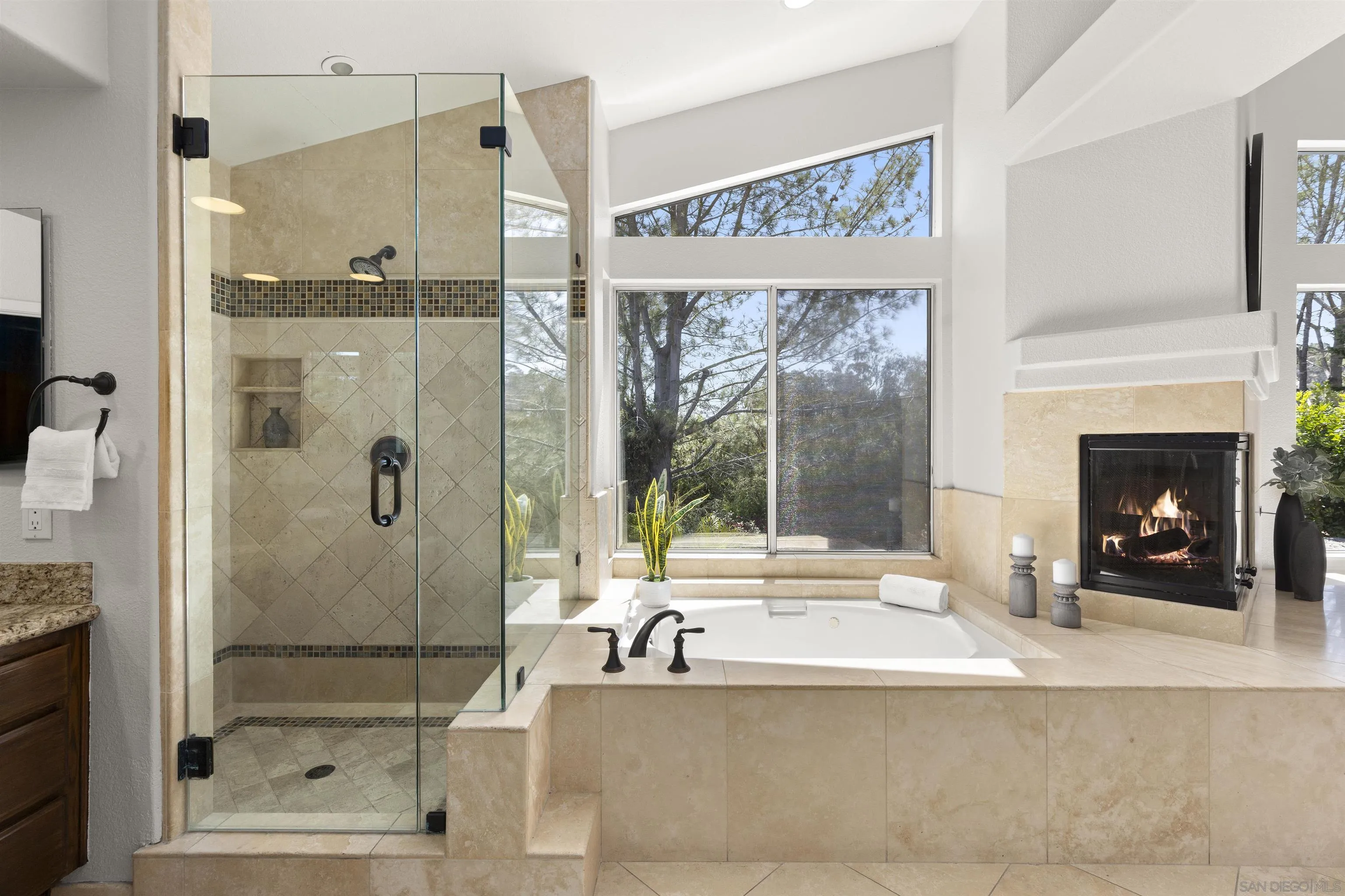 https://cdn.realtyfeed.com/cdn/127/260010375/cd069e9e162908db9e76bb60931e4ee0.webp