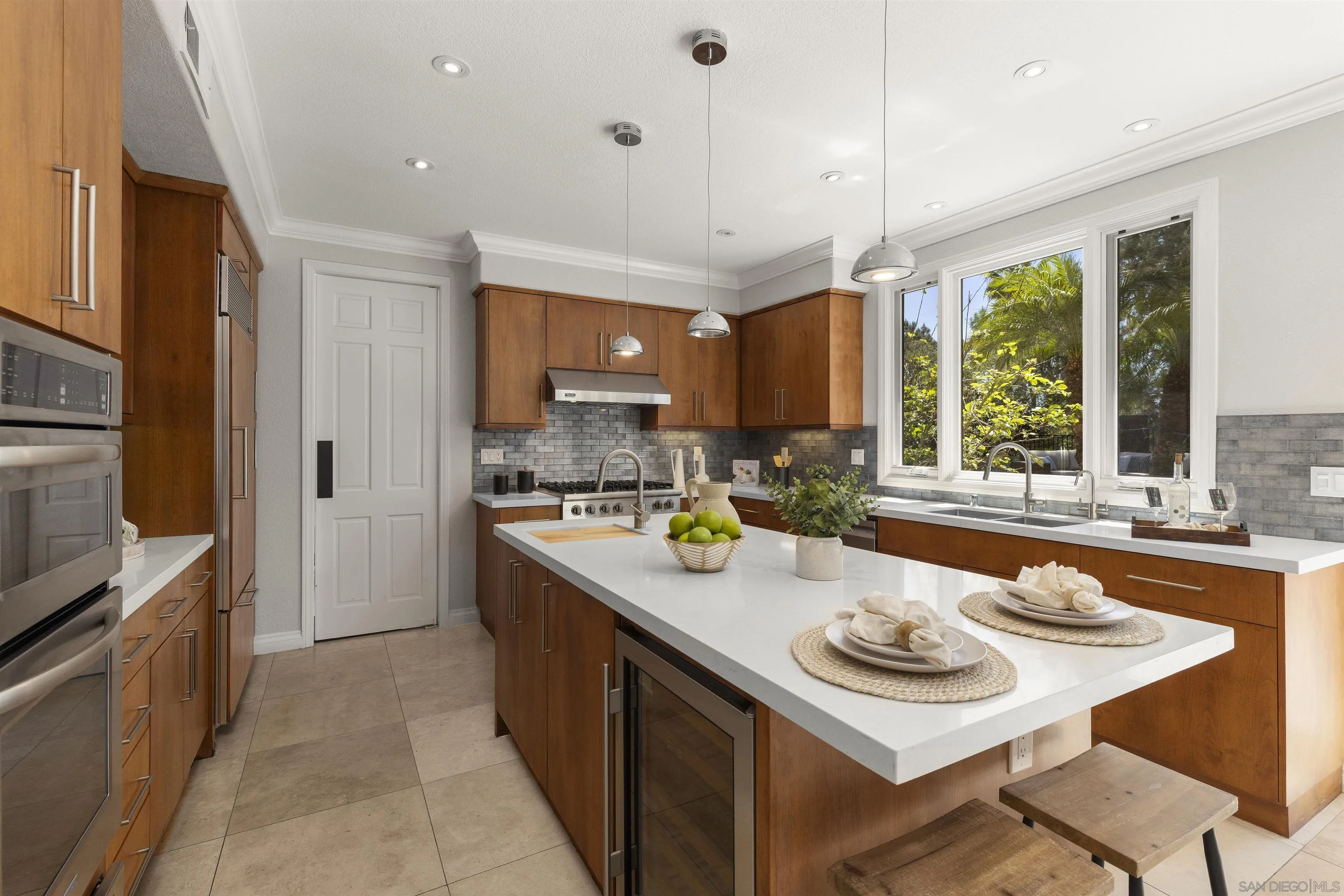 https://cdn.realtyfeed.com/cdn/127/260010375/de0e119ea2f4998bc8f4b674a6c0716b.webp