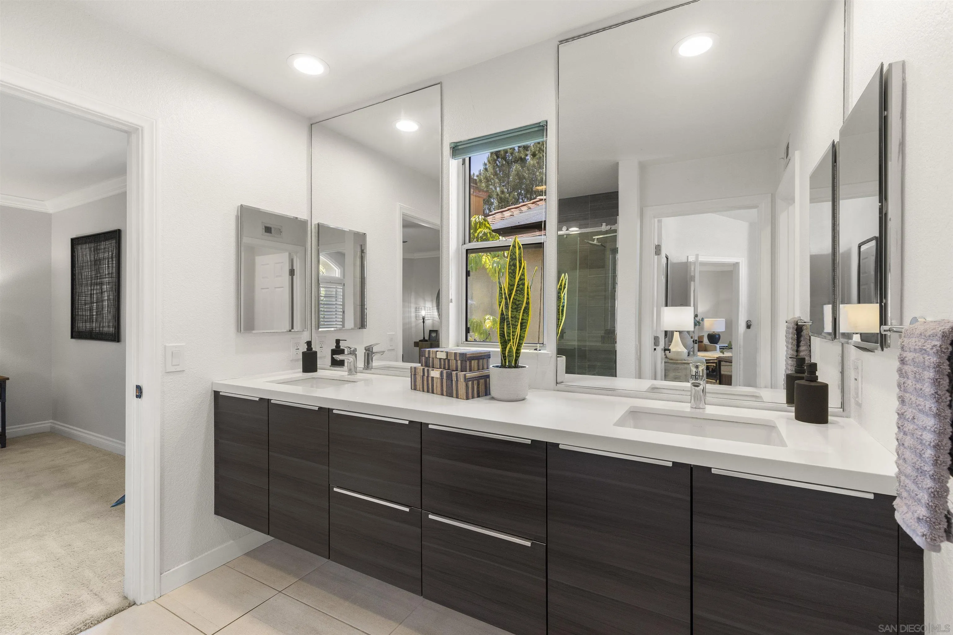 https://cdn.realtyfeed.com/cdn/127/260010375/dfdff659cb5fc7ea11b7089192f8f5f4.webp