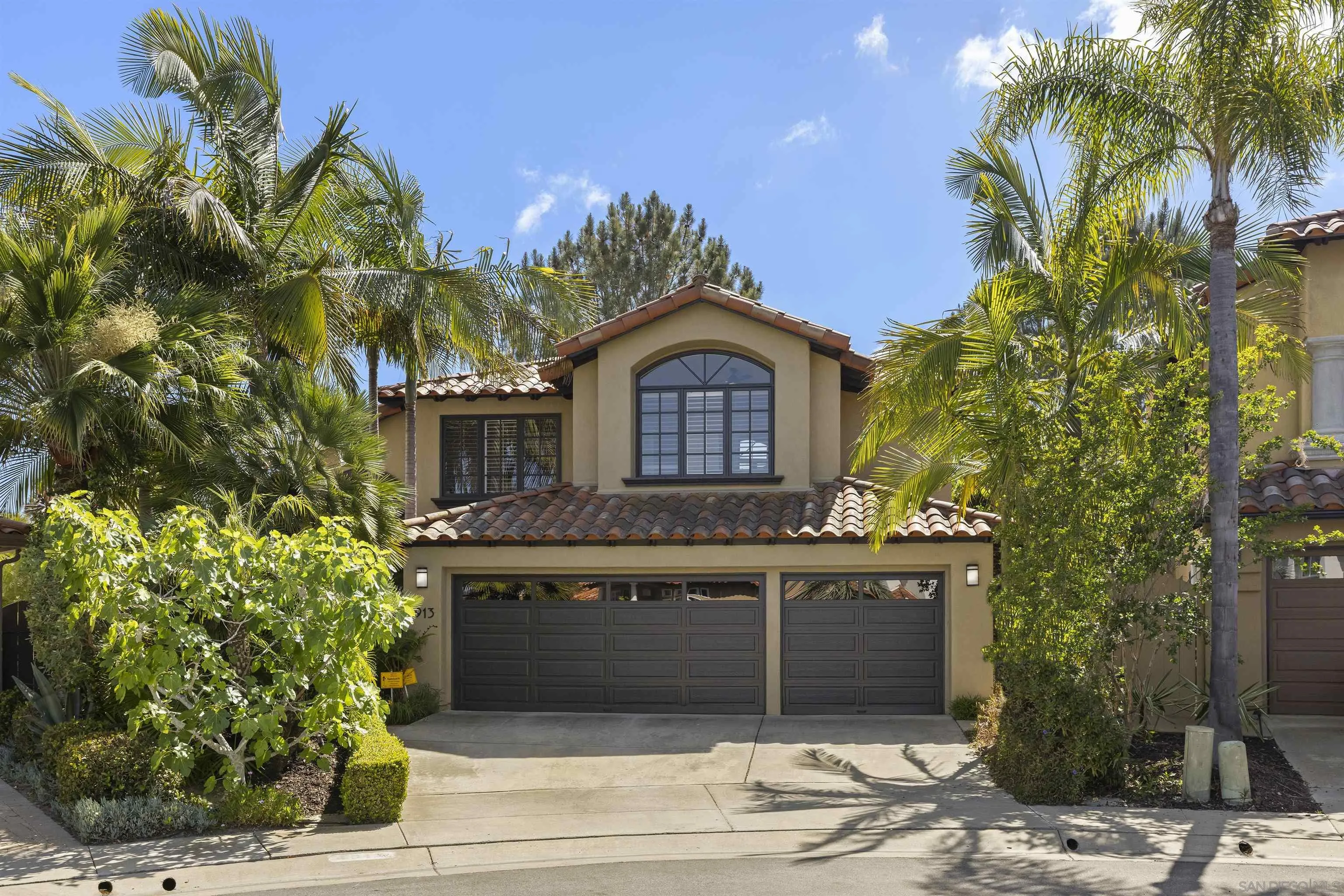 https://cdn.realtyfeed.com/cdn/127/260010375/e7a0814d677732f61bebc7a38e27d17f.webp