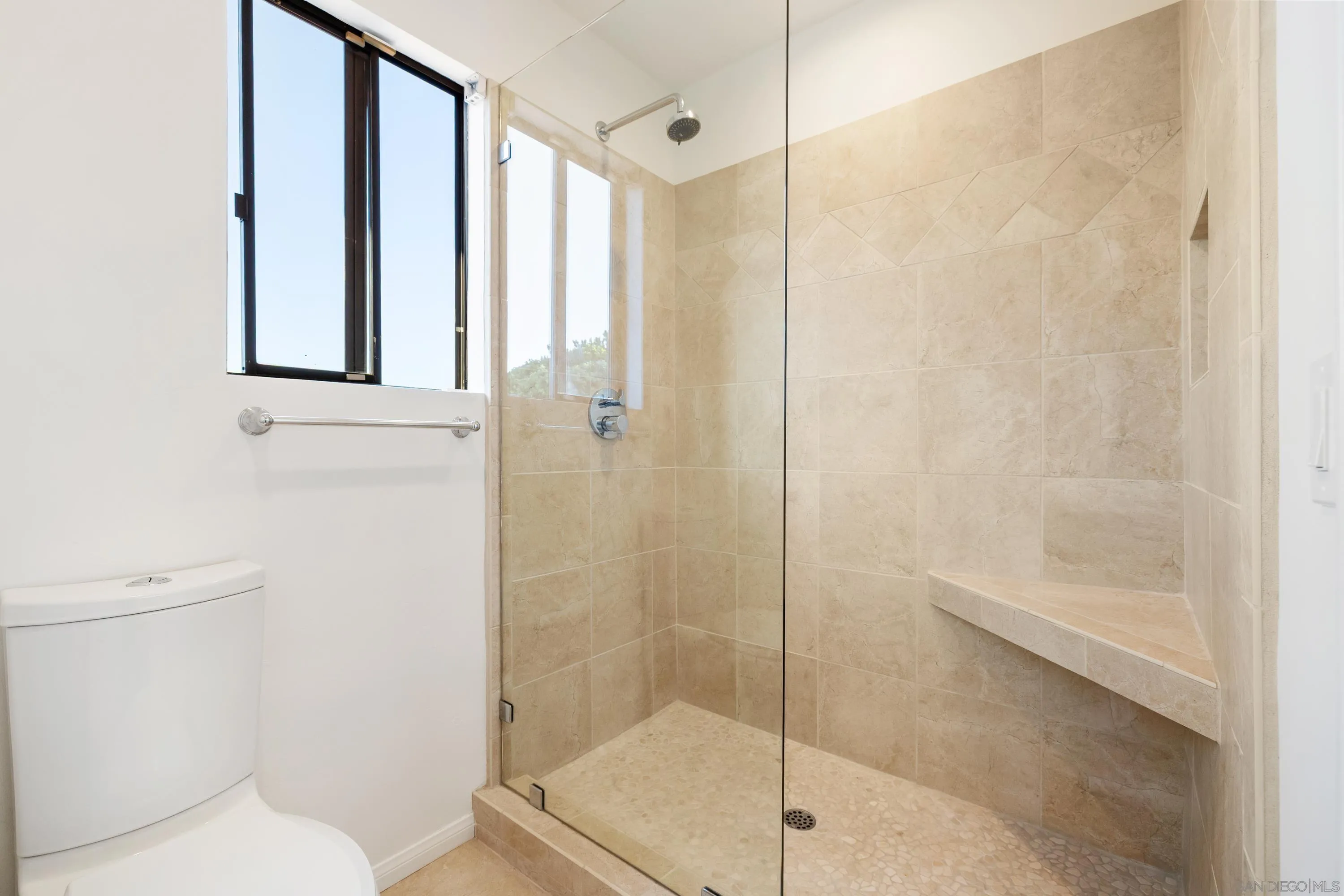 https://cdn.realtyfeed.com/cdn/127/260010378/5552fd6c6174b5ba7792bc35b0f2463b.webp