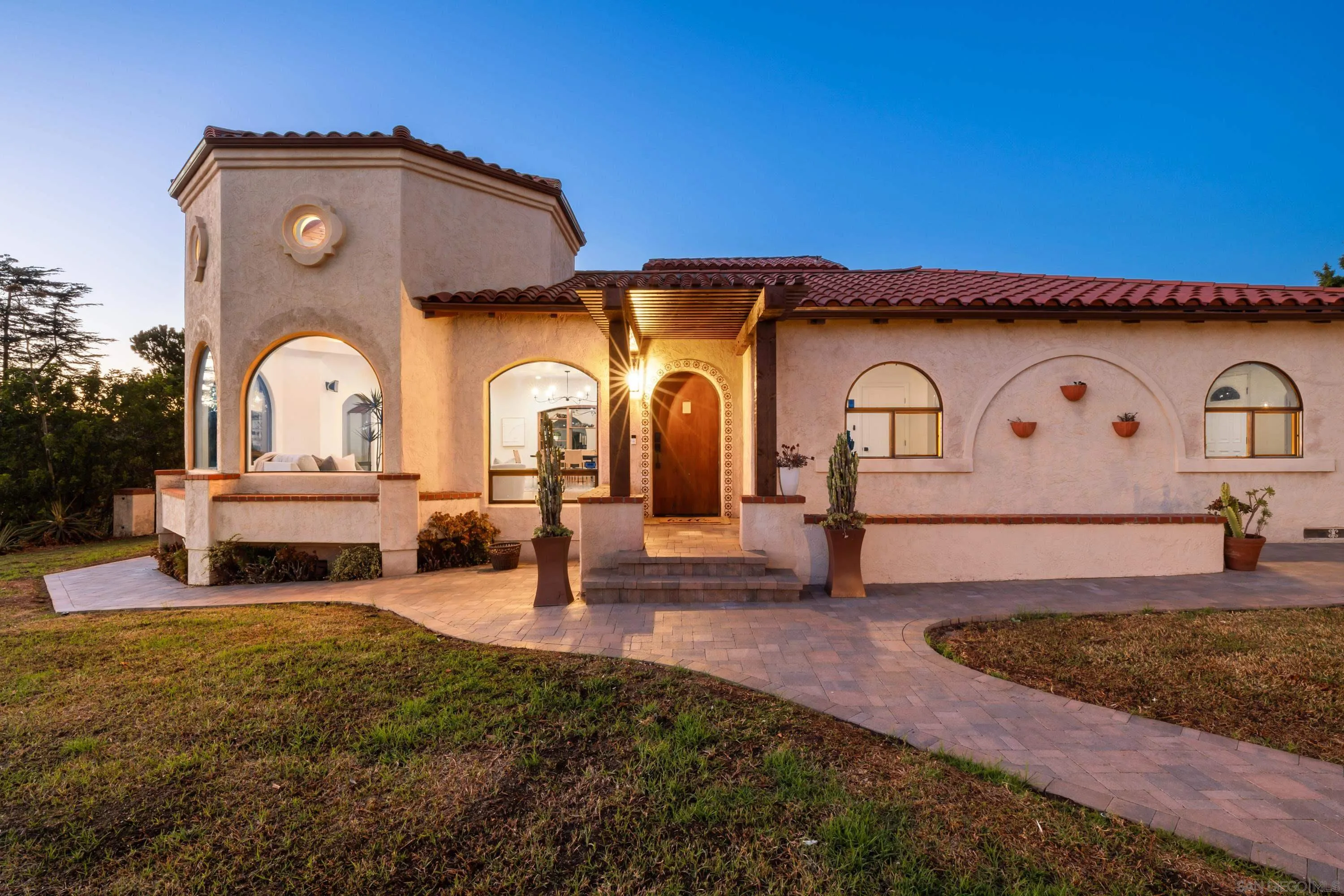 https://cdn.realtyfeed.com/cdn/127/260010378/738dbd387802e8fc0fed2f45756e7bde.webp