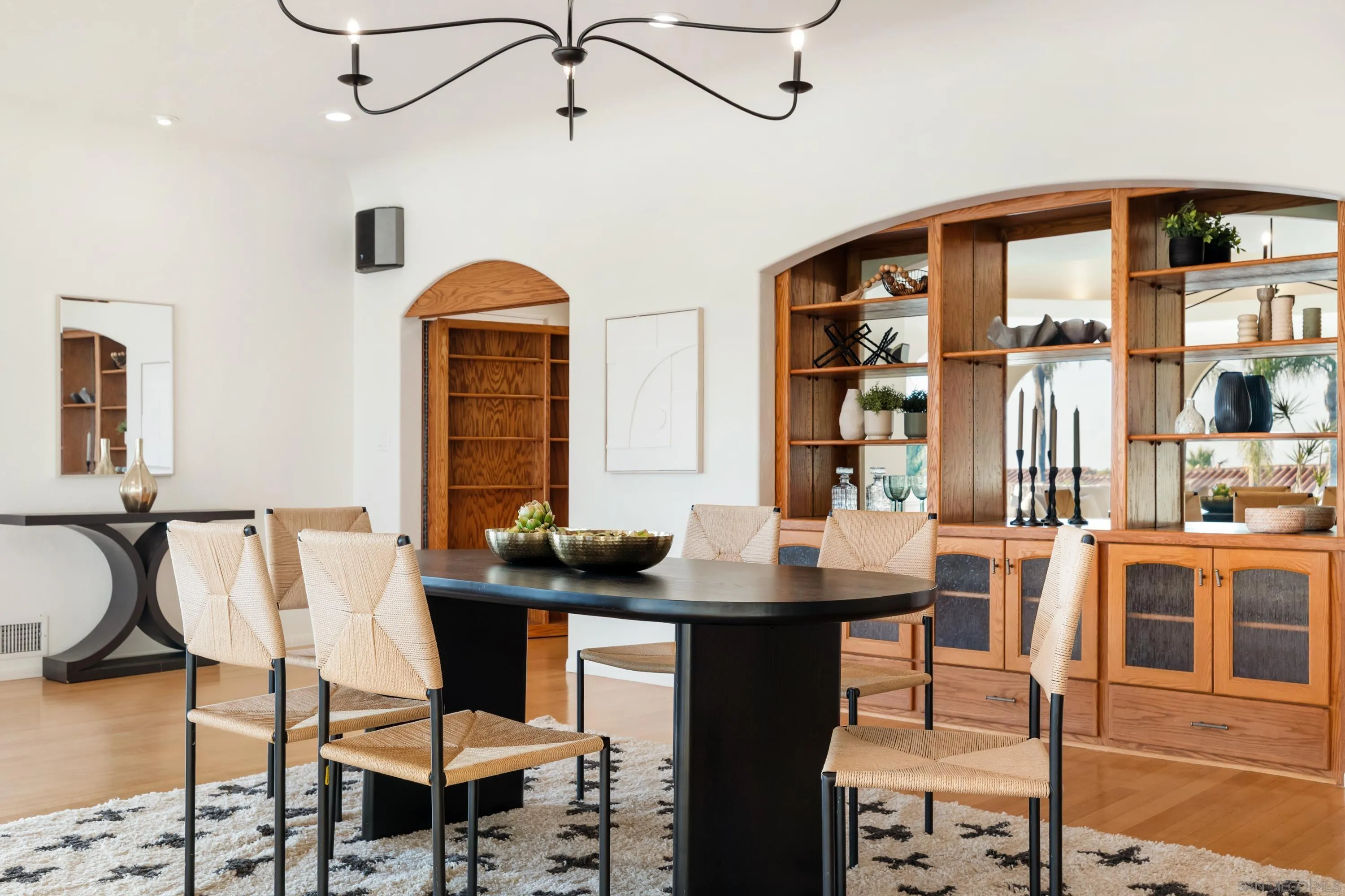 https://cdn.realtyfeed.com/cdn/127/260010378/9aa5653490a40ba45c3e7db798c59754.webp