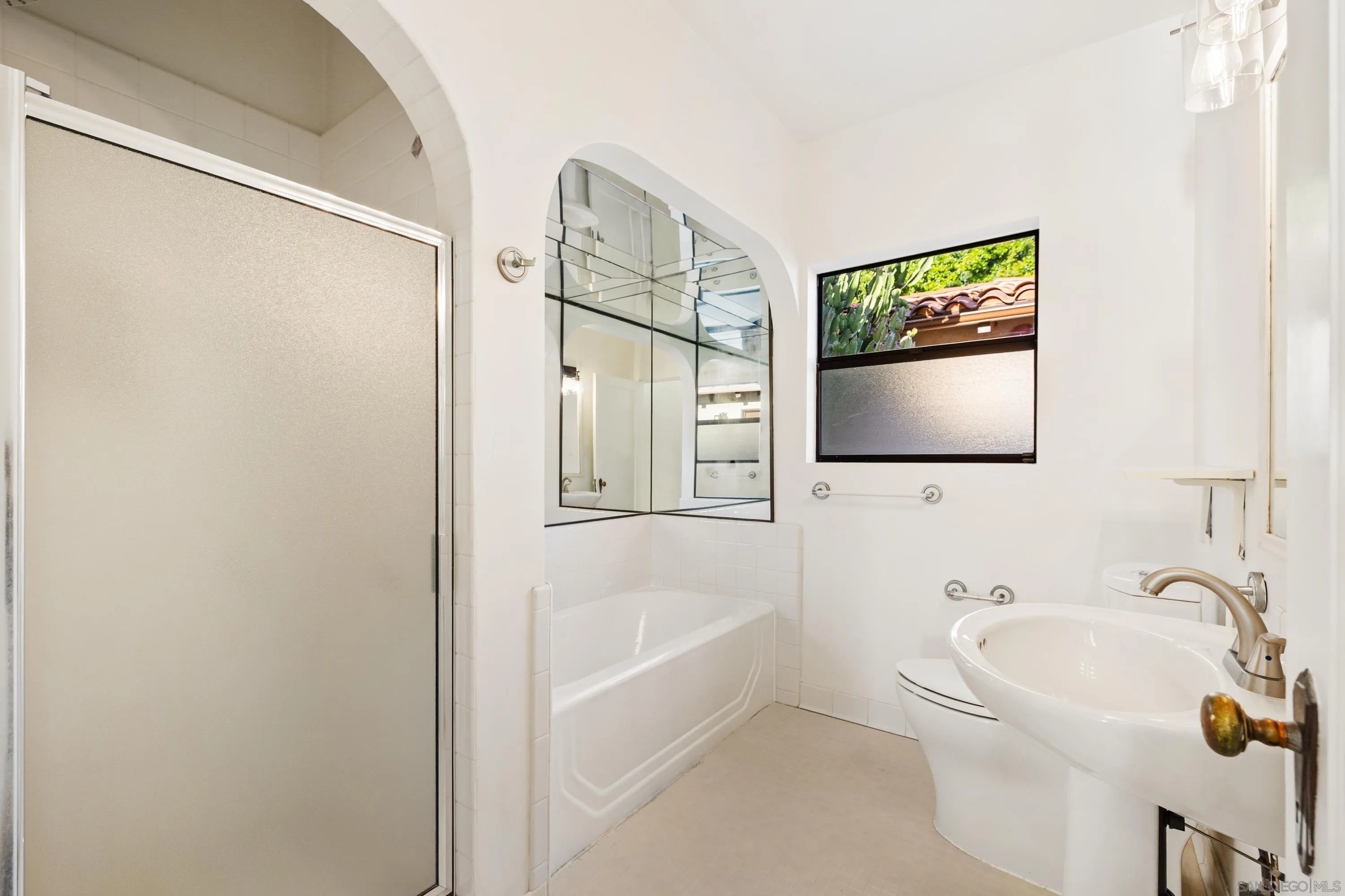 https://cdn.realtyfeed.com/cdn/127/260010378/ab0ed020ab442edd529ad2bf164f8ec4.webp
