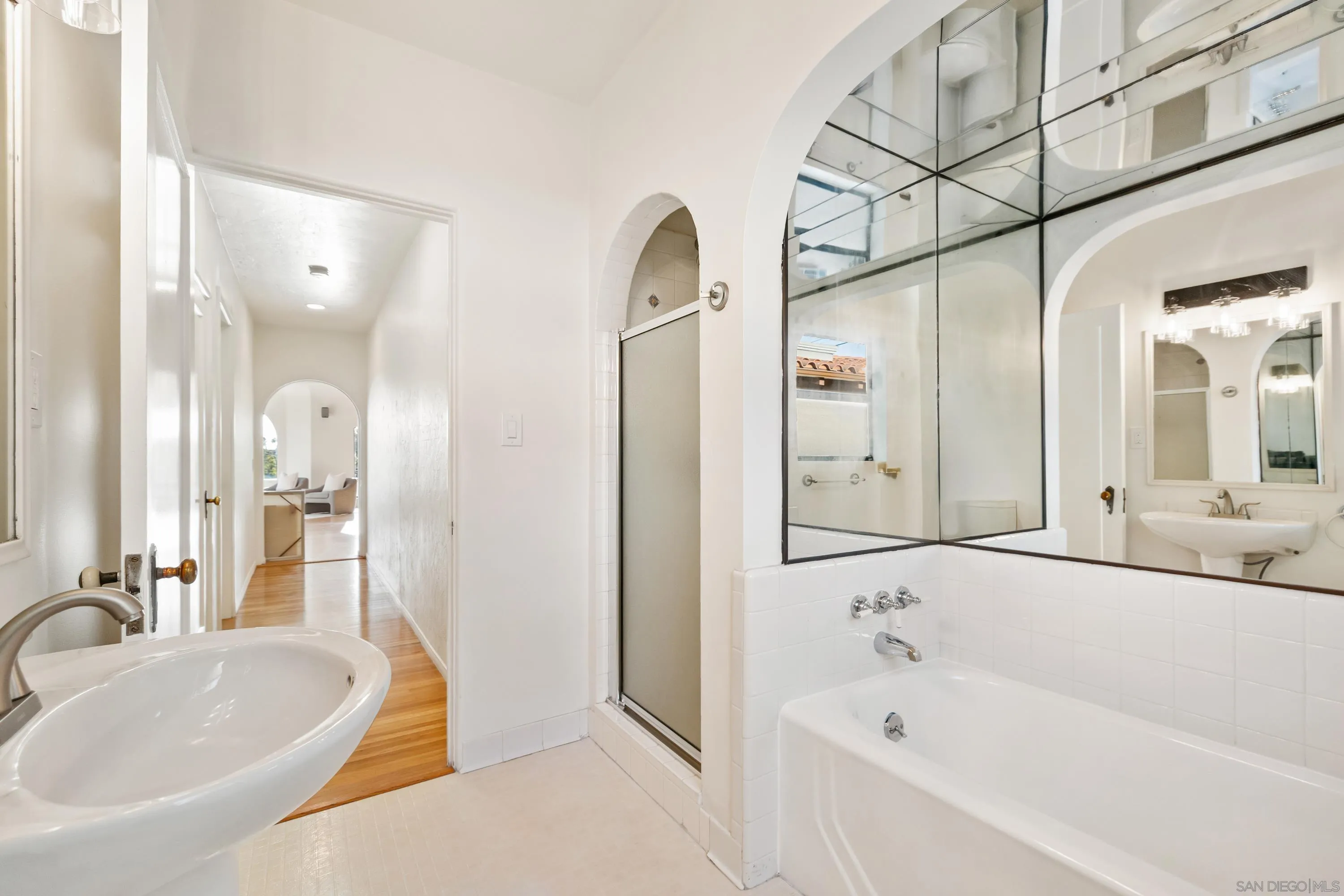 https://cdn.realtyfeed.com/cdn/127/260010378/f57ea9088c054a88f329b8e29dafb760.webp
