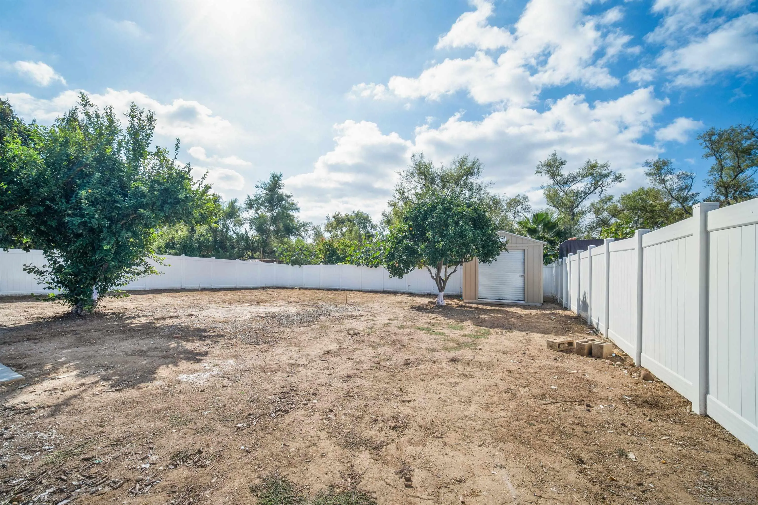 https://cdn.realtyfeed.com/cdn/127/260010380/bb8cfc559bc19250befc4eeb992fd4d6.webp