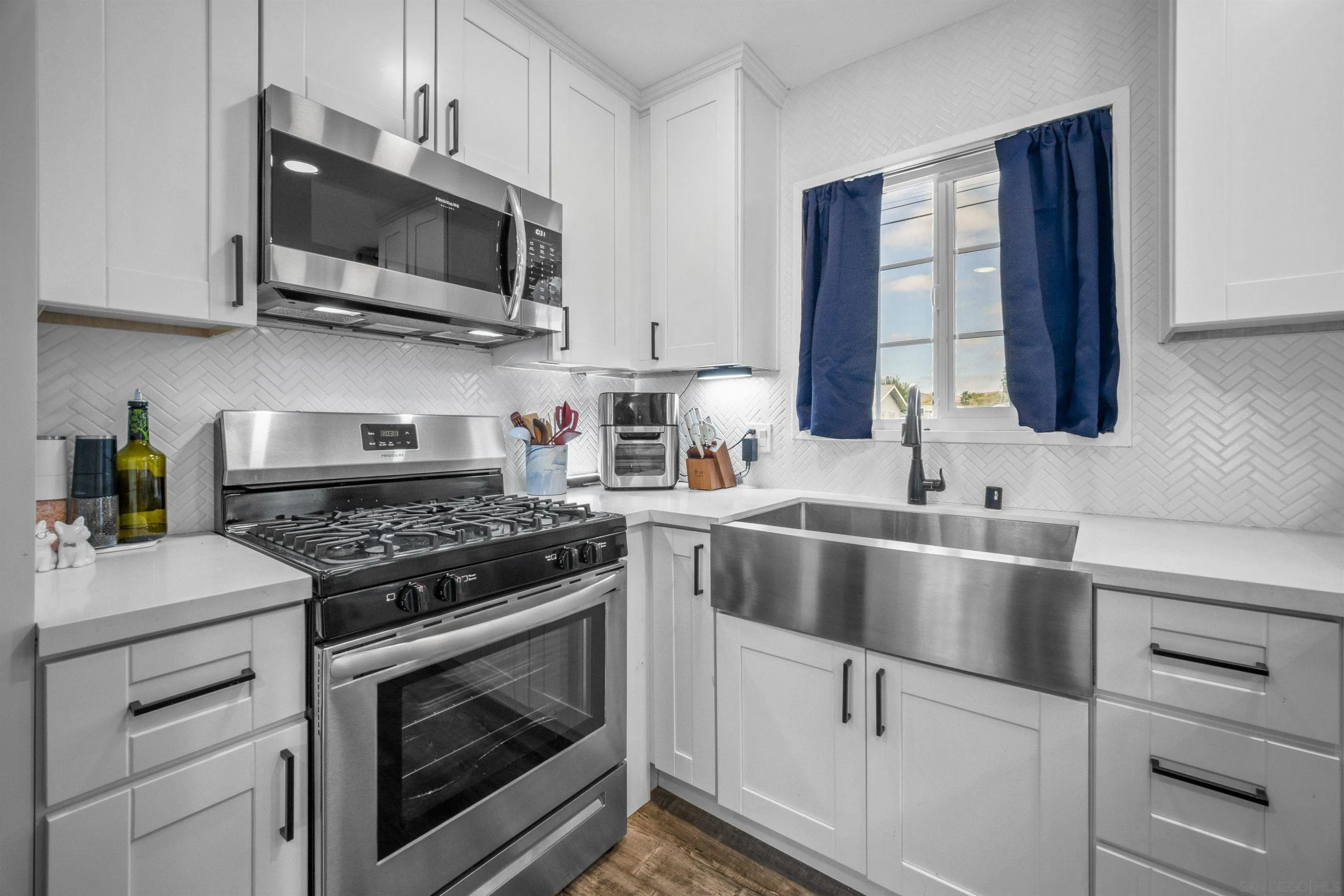 https://cdn.realtyfeed.com/cdn/127/260010380/f160c09a137994dd57c87fba115eacb3.webp
