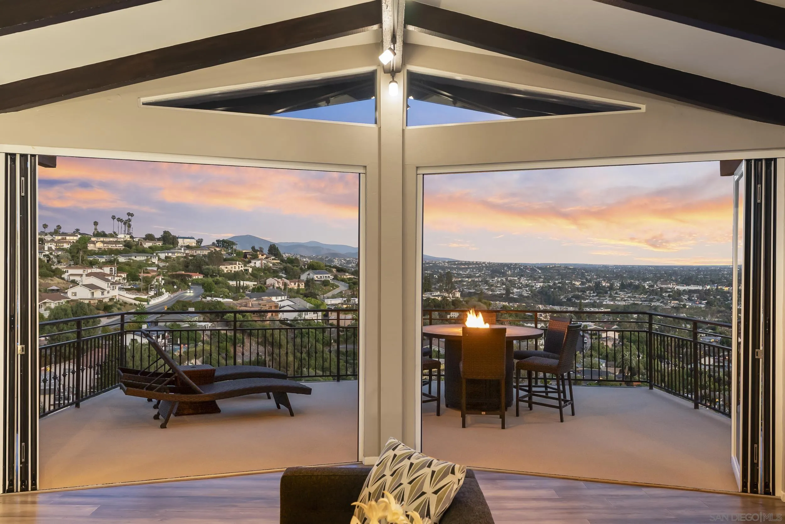 https://cdn.realtyfeed.com/cdn/127/260010384/2f510d4d4971eb0581d9c0e15bd635e3.webp