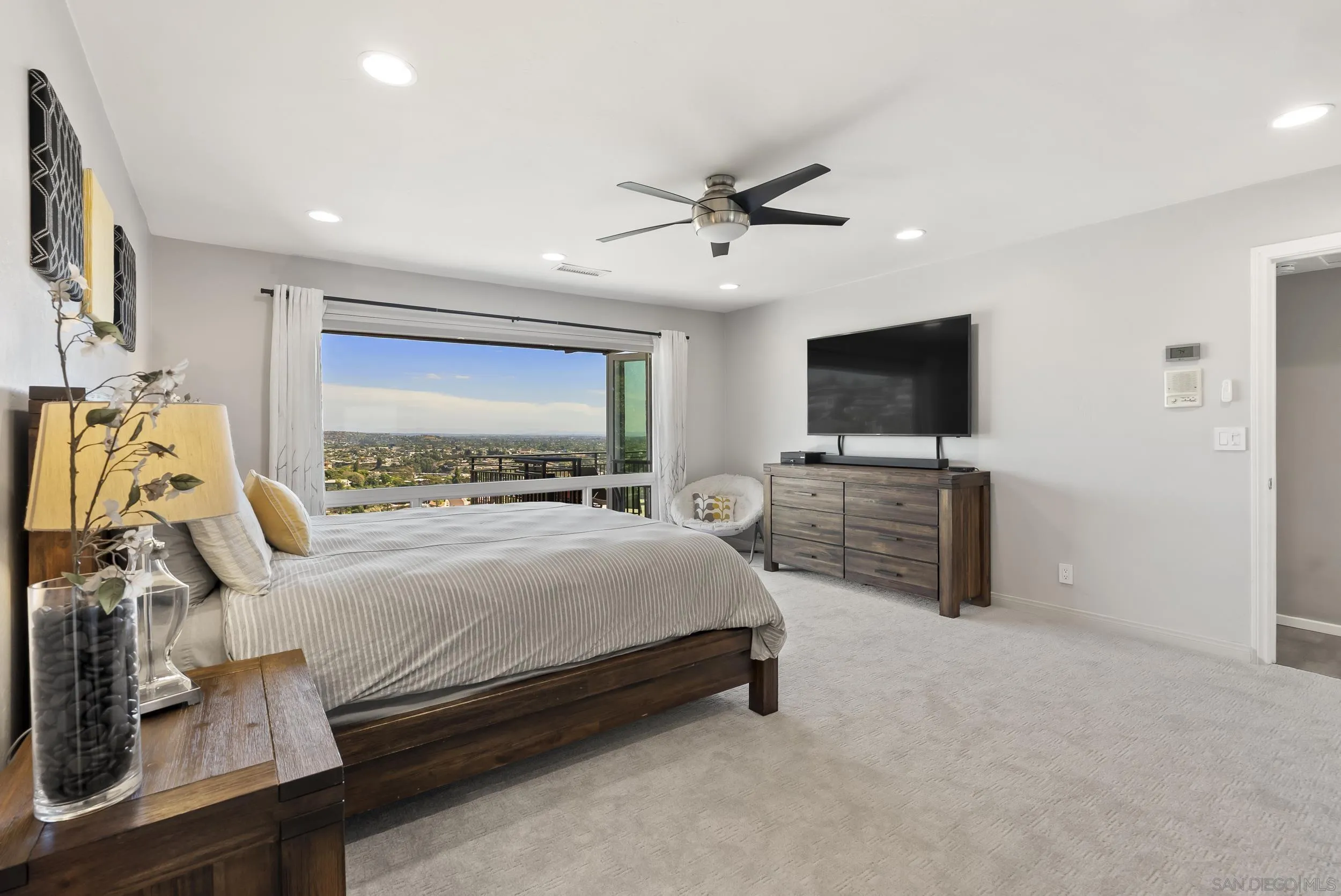 https://cdn.realtyfeed.com/cdn/127/260010384/59fd71484636d2273fe4037601813df2.webp