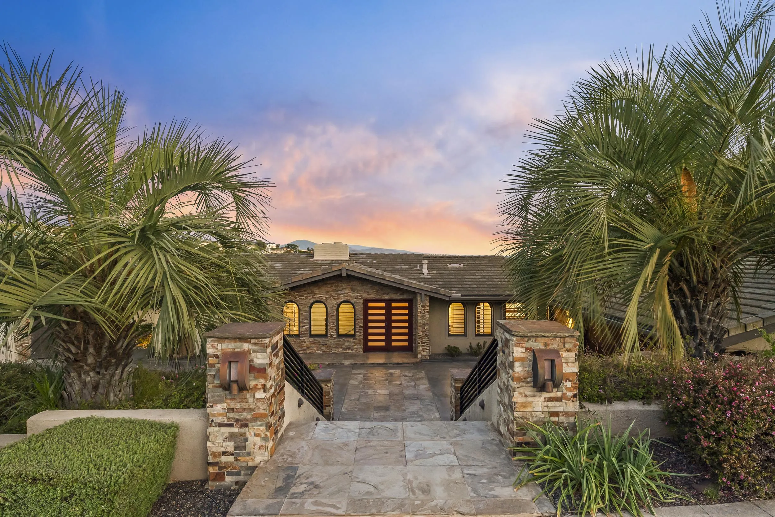 https://cdn.realtyfeed.com/cdn/127/260010384/6ee43f3d42ddcf3bd8f382548f2f439f.webp