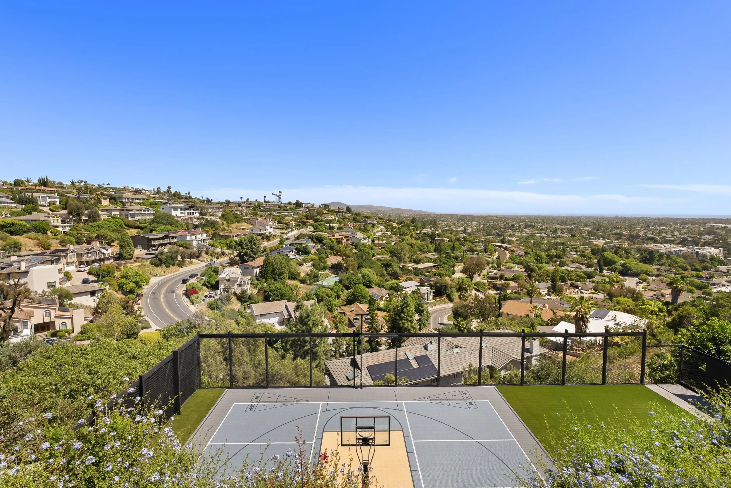 https://cdn.realtyfeed.com/cdn/127/260010384/6f4d50c95766b6e9c4b14f6b63ea5271.webp