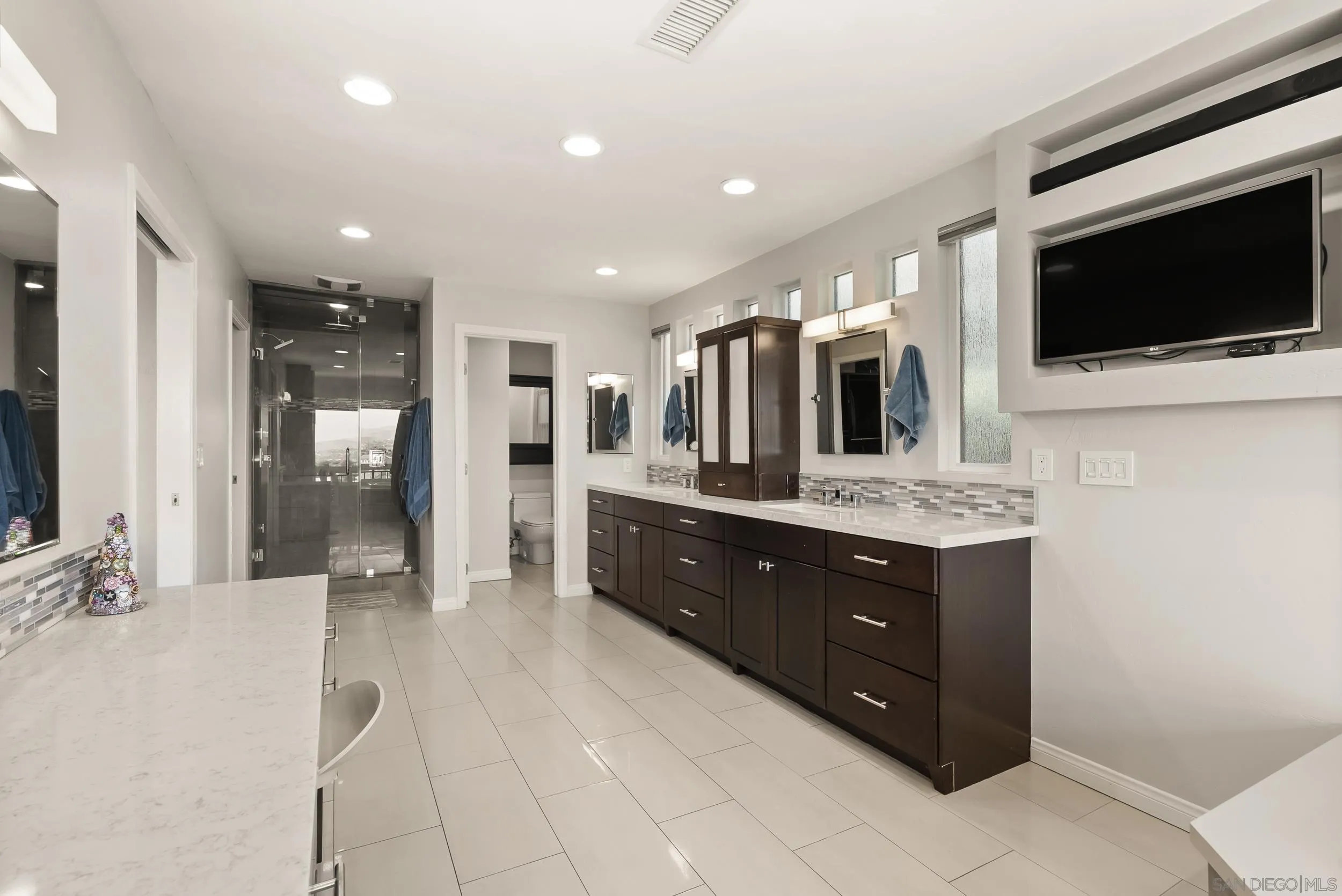 https://cdn.realtyfeed.com/cdn/127/260010384/7f7253514bb7f91b2a2114bf6319ccba.webp