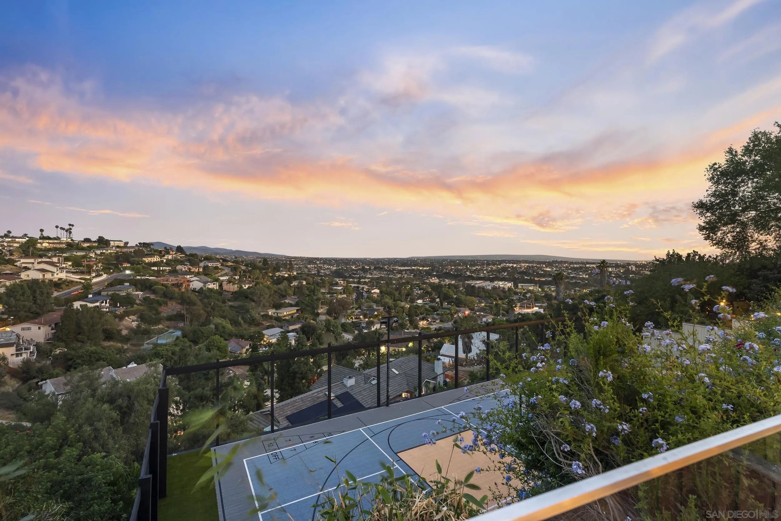 https://cdn.realtyfeed.com/cdn/127/260010384/b47a324c6cd030f01ced837a17a94eb4.webp