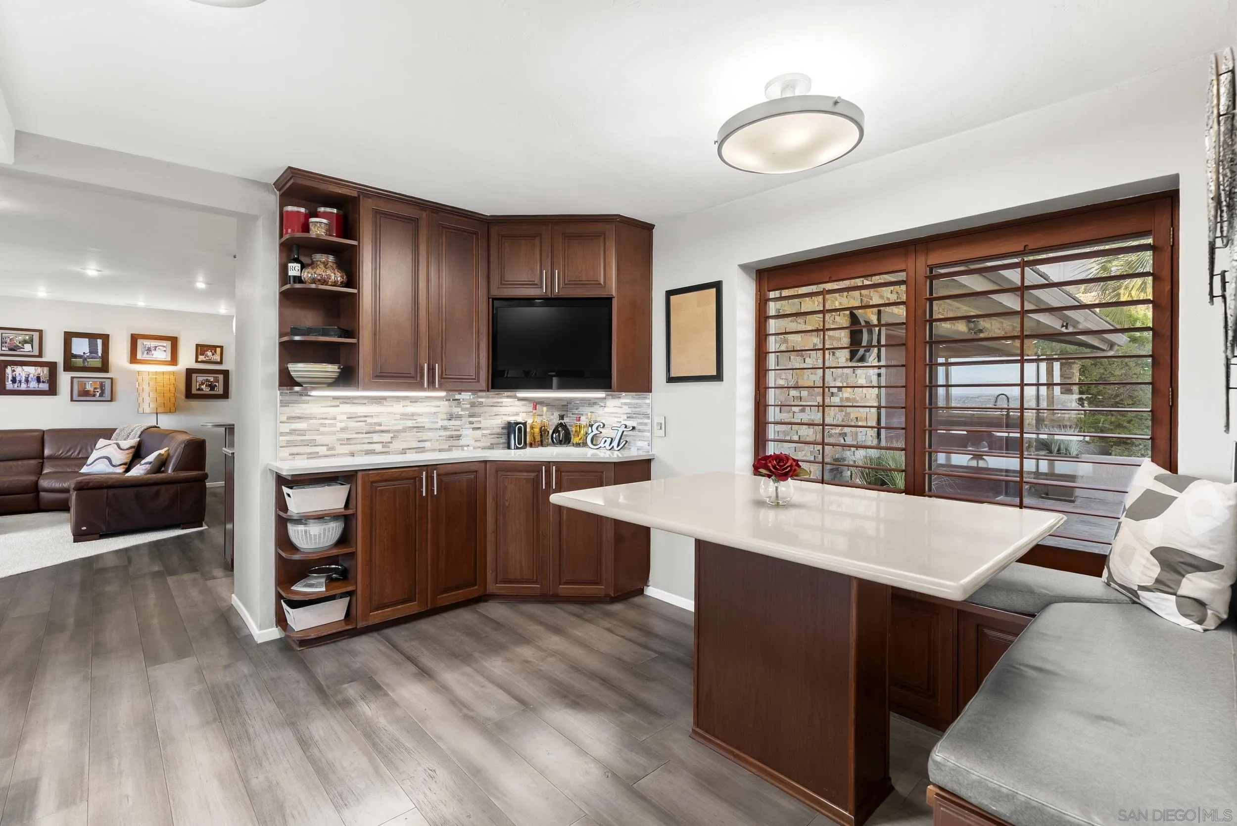 https://cdn.realtyfeed.com/cdn/127/260010384/dbc00b0fbc6854e49e54e3c368d981fb.webp